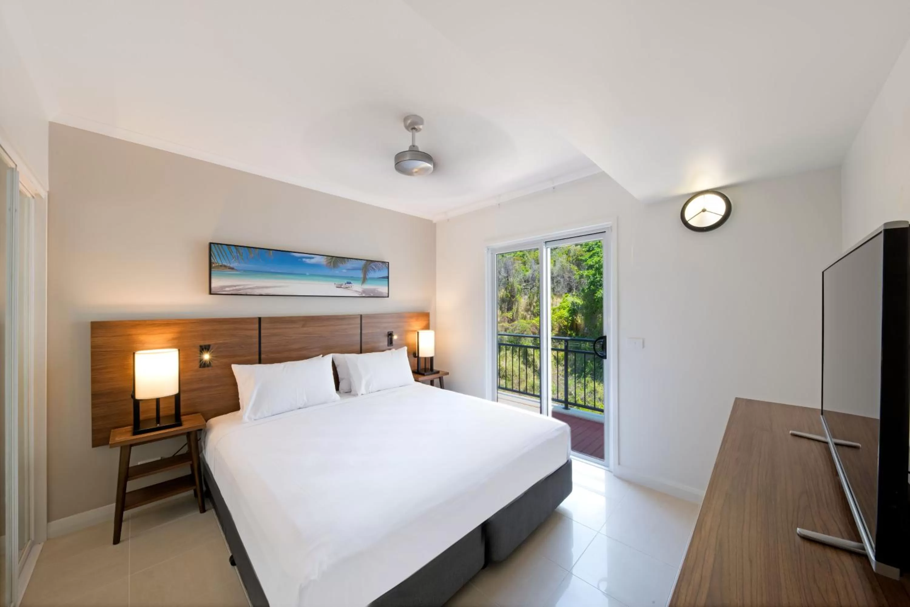 Bedroom, Bed in The Sebel Whitsundays