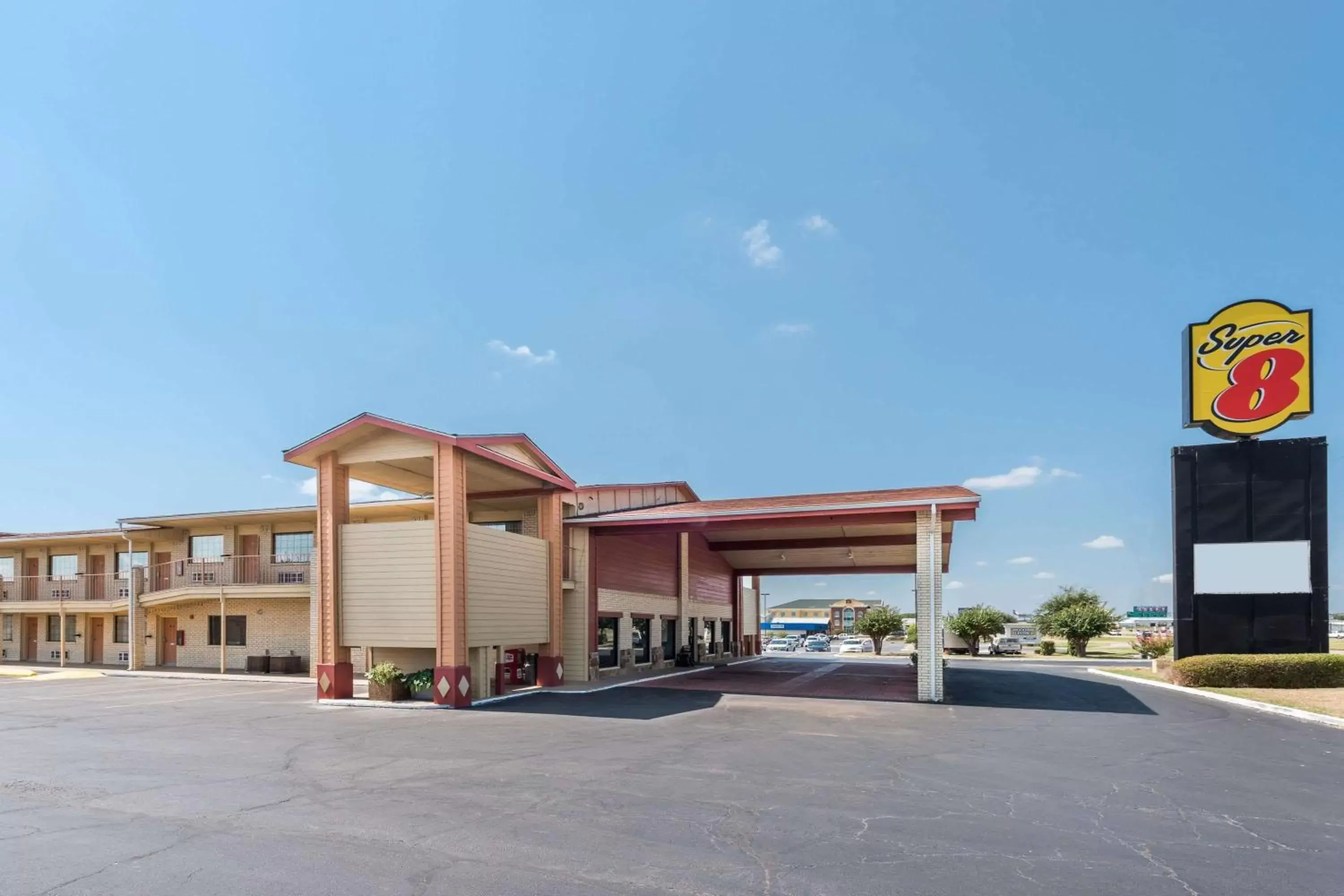 Property Building in Super 8 by Wyndham Waco/Mall area TX
