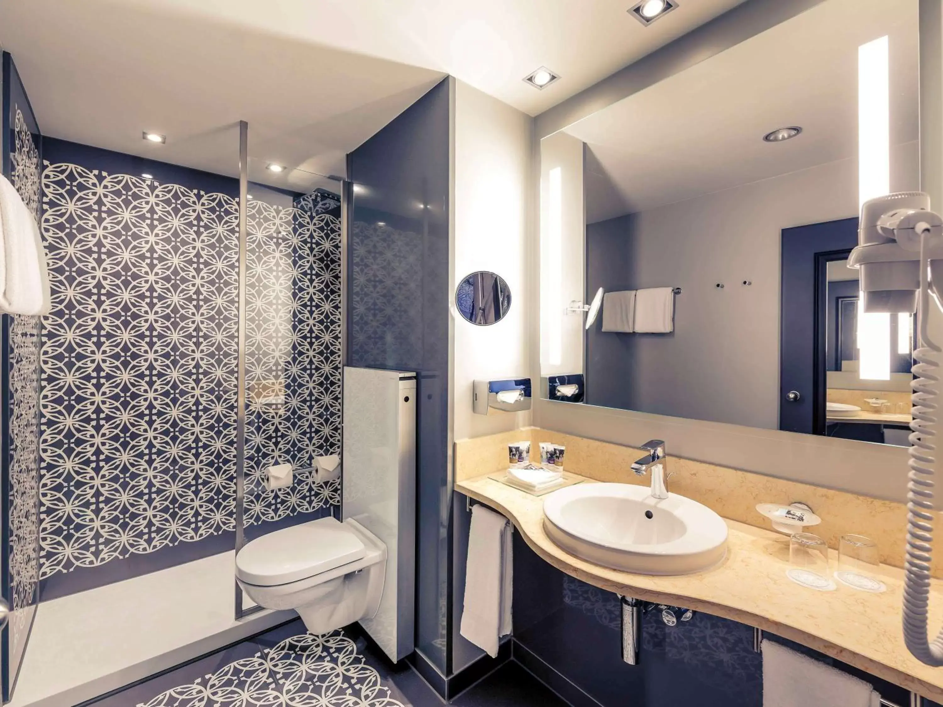 Photo of the whole room, Bathroom in Mercure München City Center