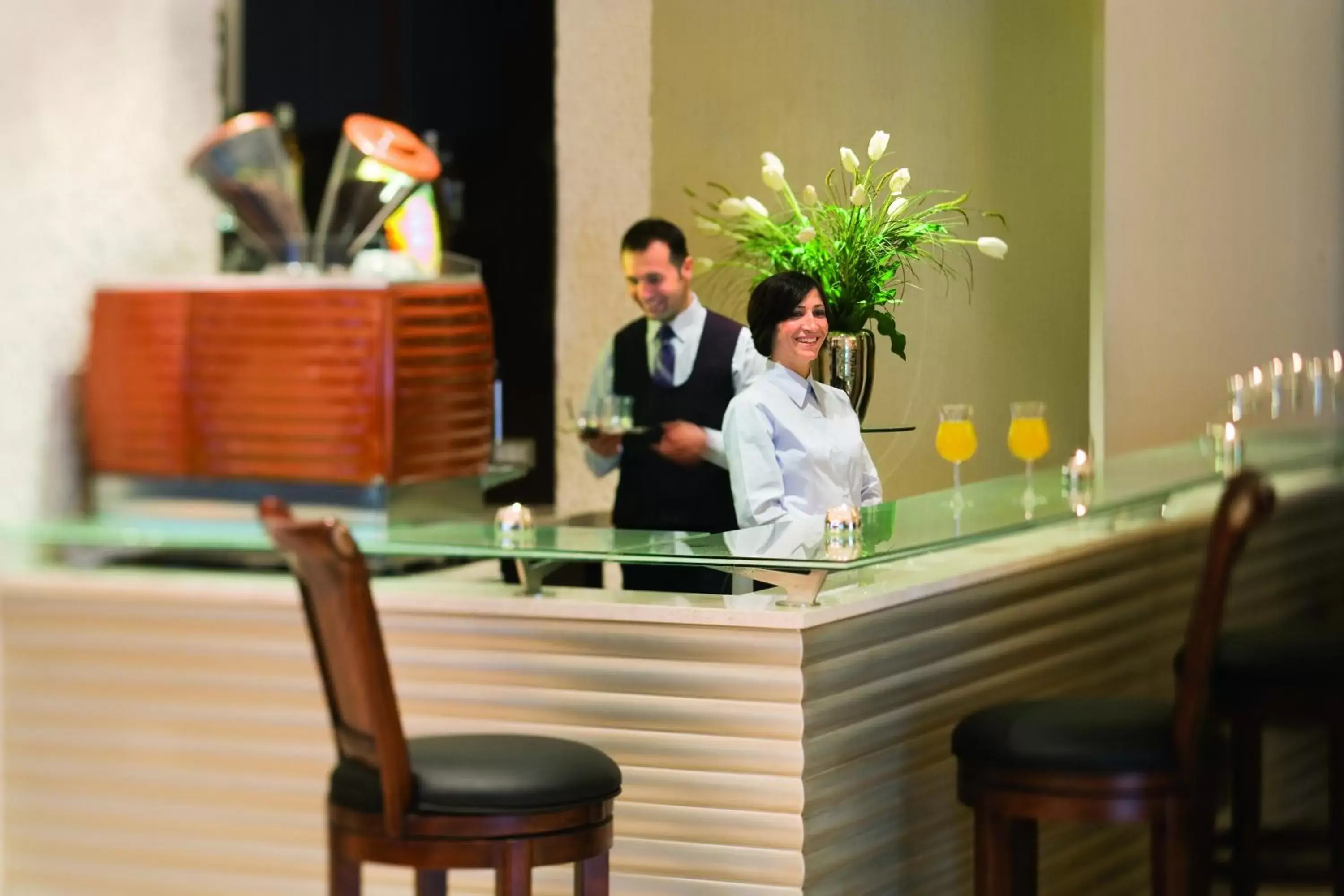Lounge or bar in Mövenpick Hotel Izmir