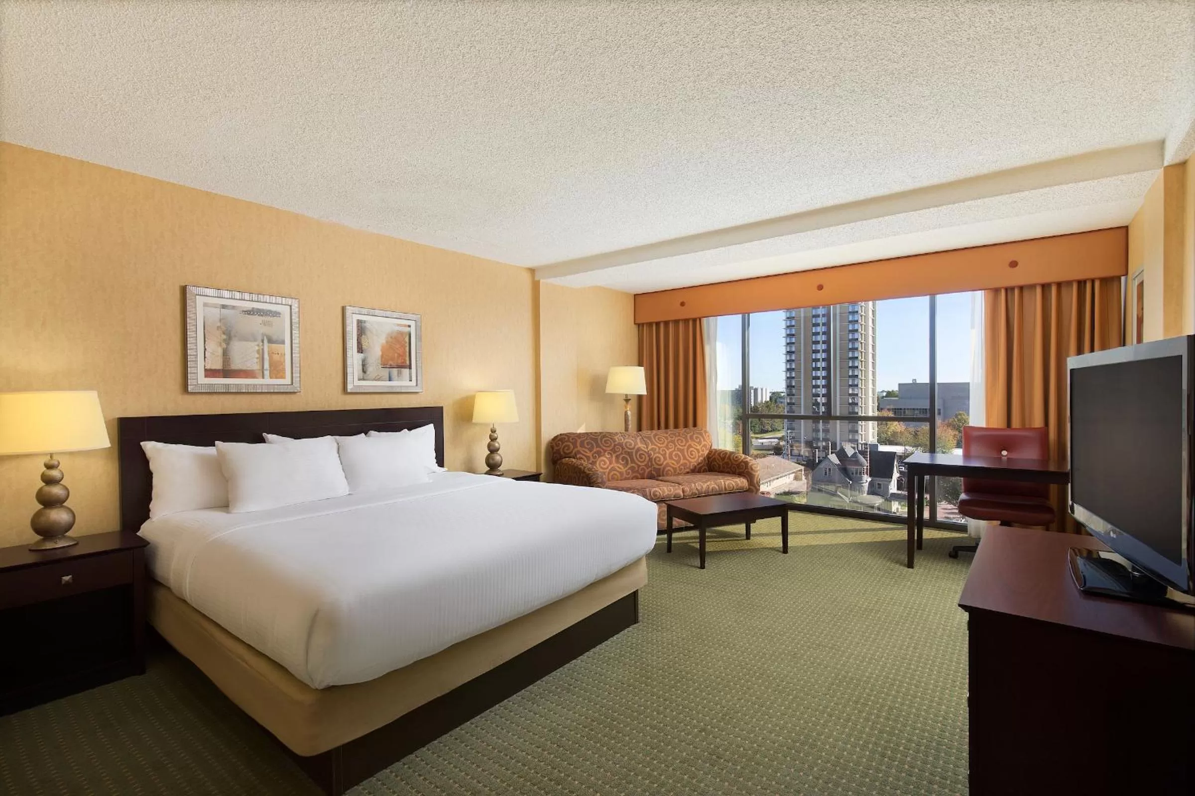 Bedroom, Bed in University Plaza Hotel