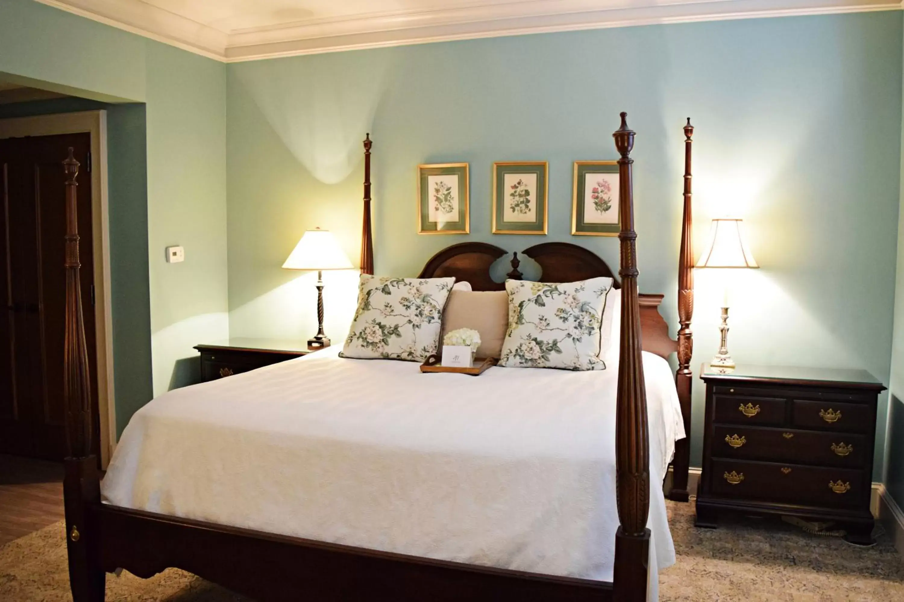 Bedroom, Bed in JH Adams Inn, Trademark Collection by Wyndham