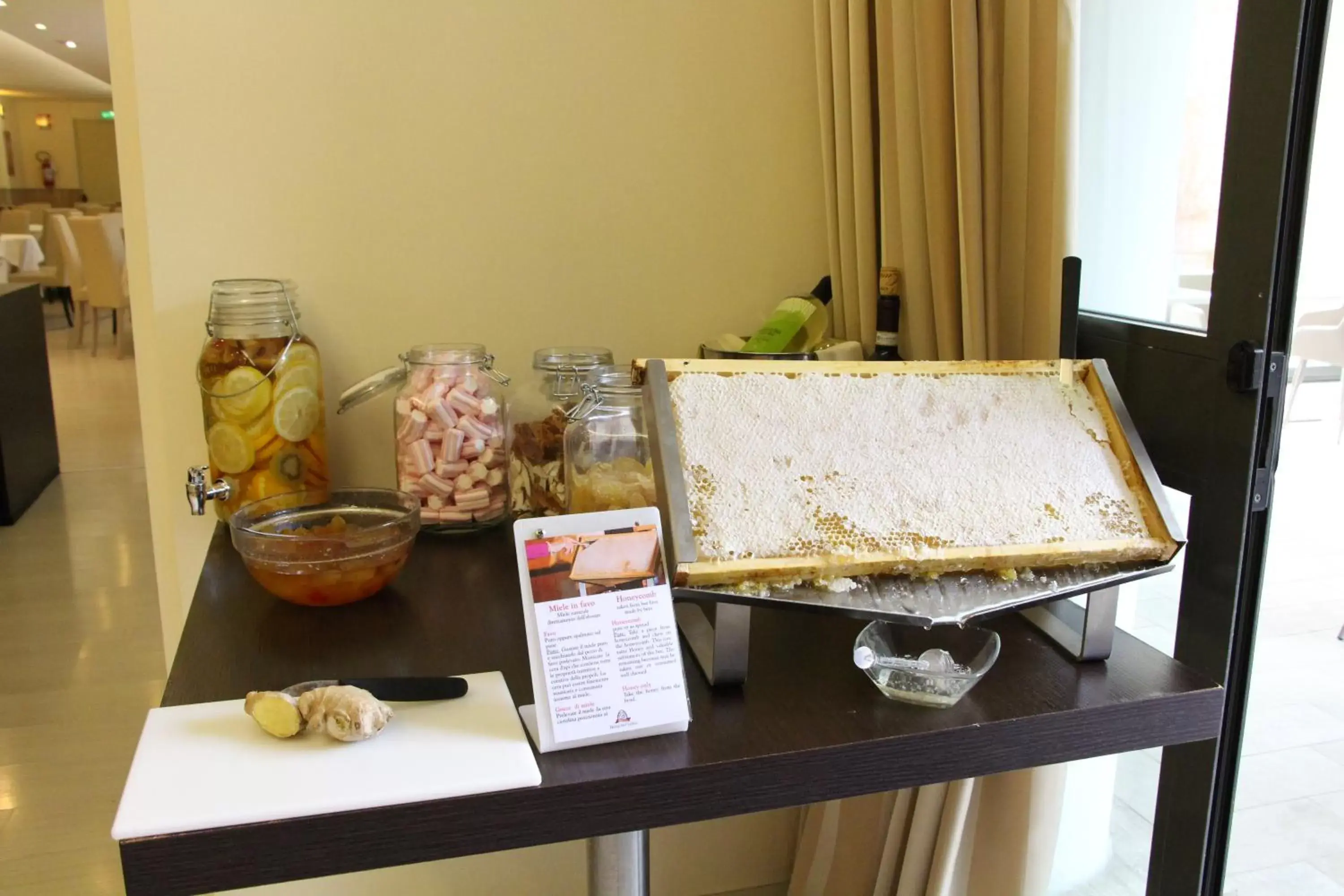 Buffet breakfast in Hotel Executive