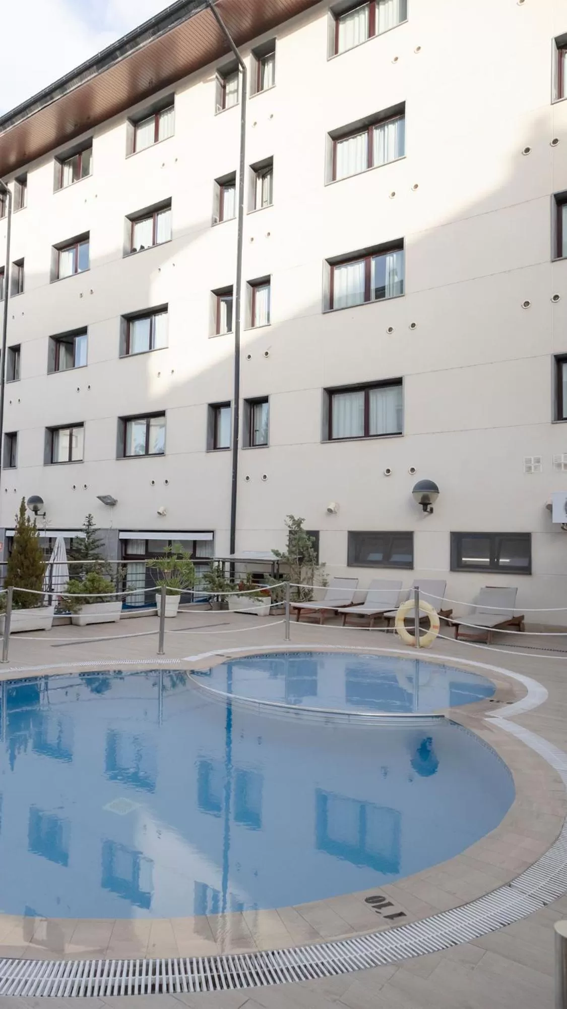 Swimming pool in Hotel & Spa Real Jaca