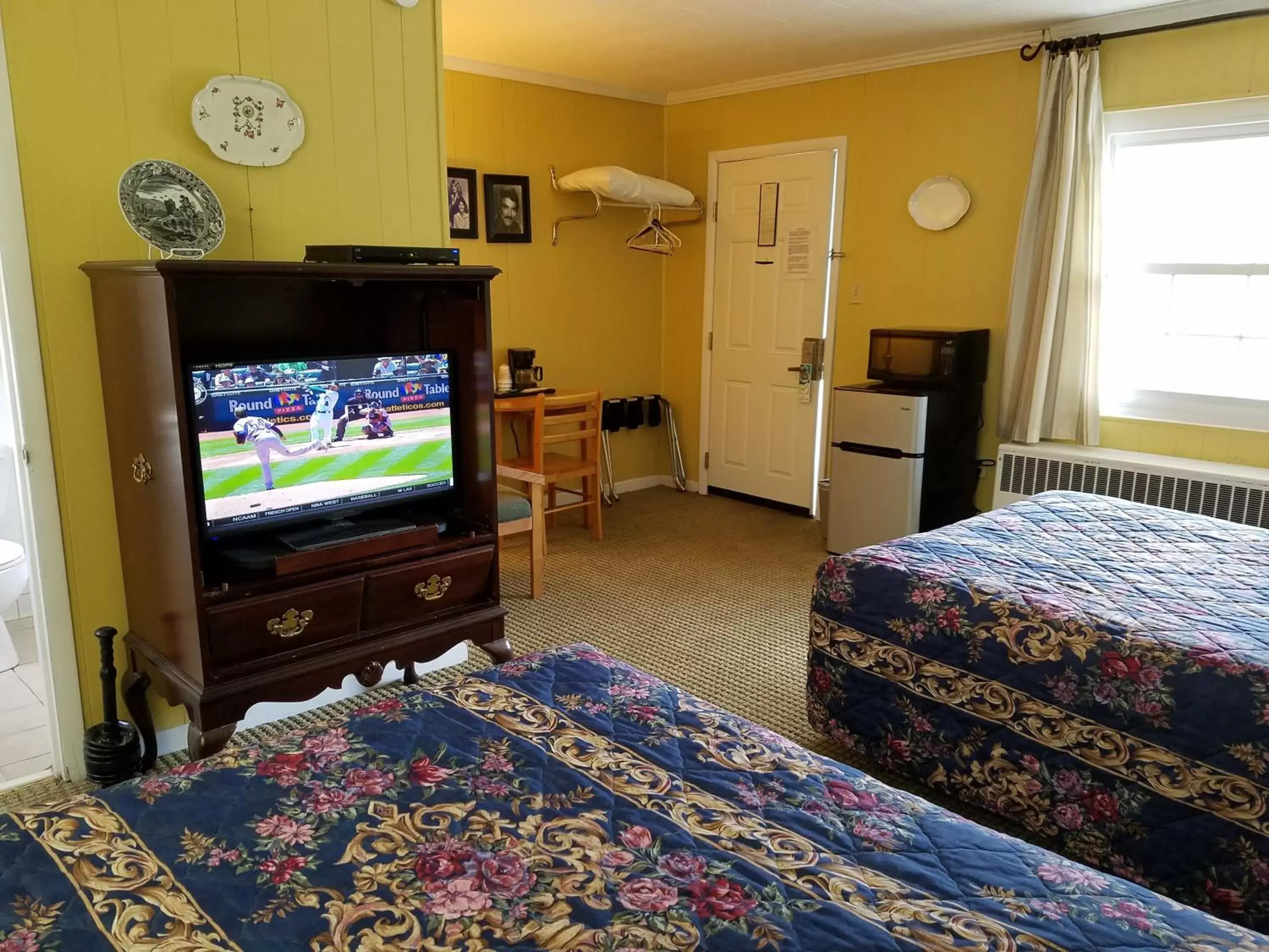 TV and multimedia, Room Photo in Roseloe Motel