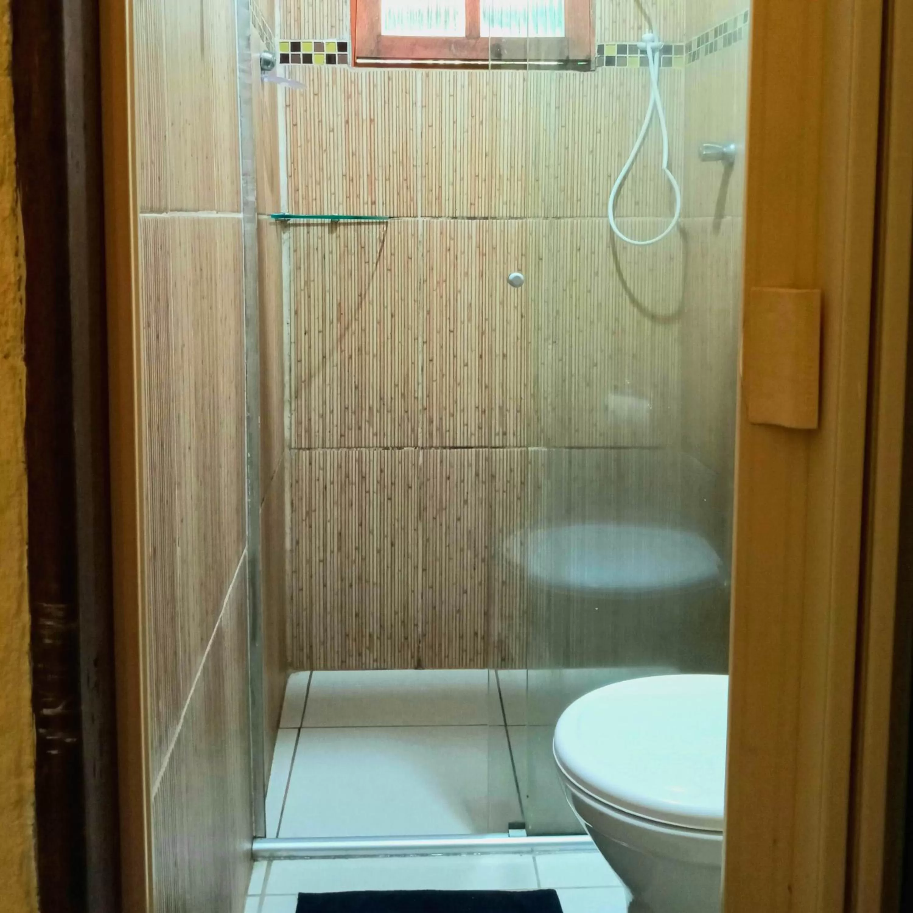 Toilet in Pousada e Hostel Marthi