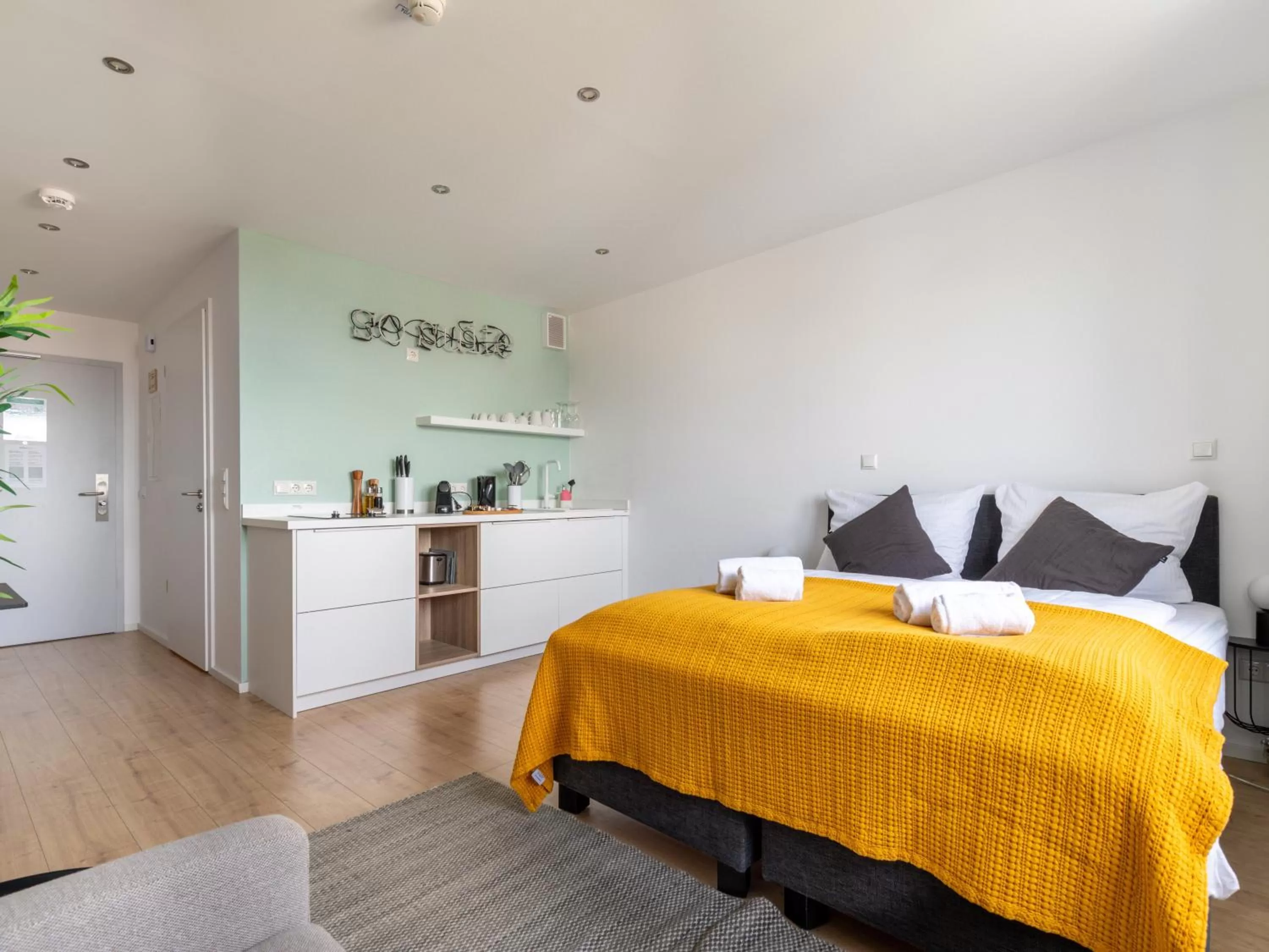 Bed in Limehome Darmstadt Wilhelminenstraße - Digital Access