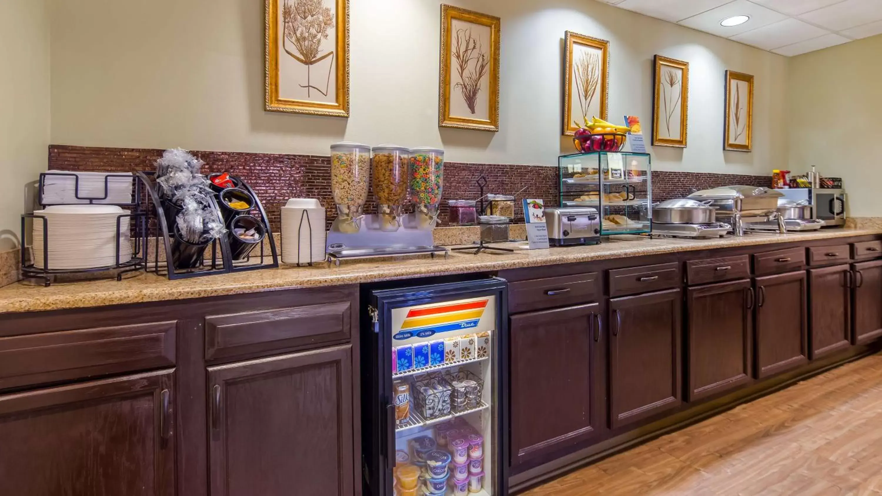 Restaurant/places to eat, Kitchen/Kitchenette in Best Western River Cities