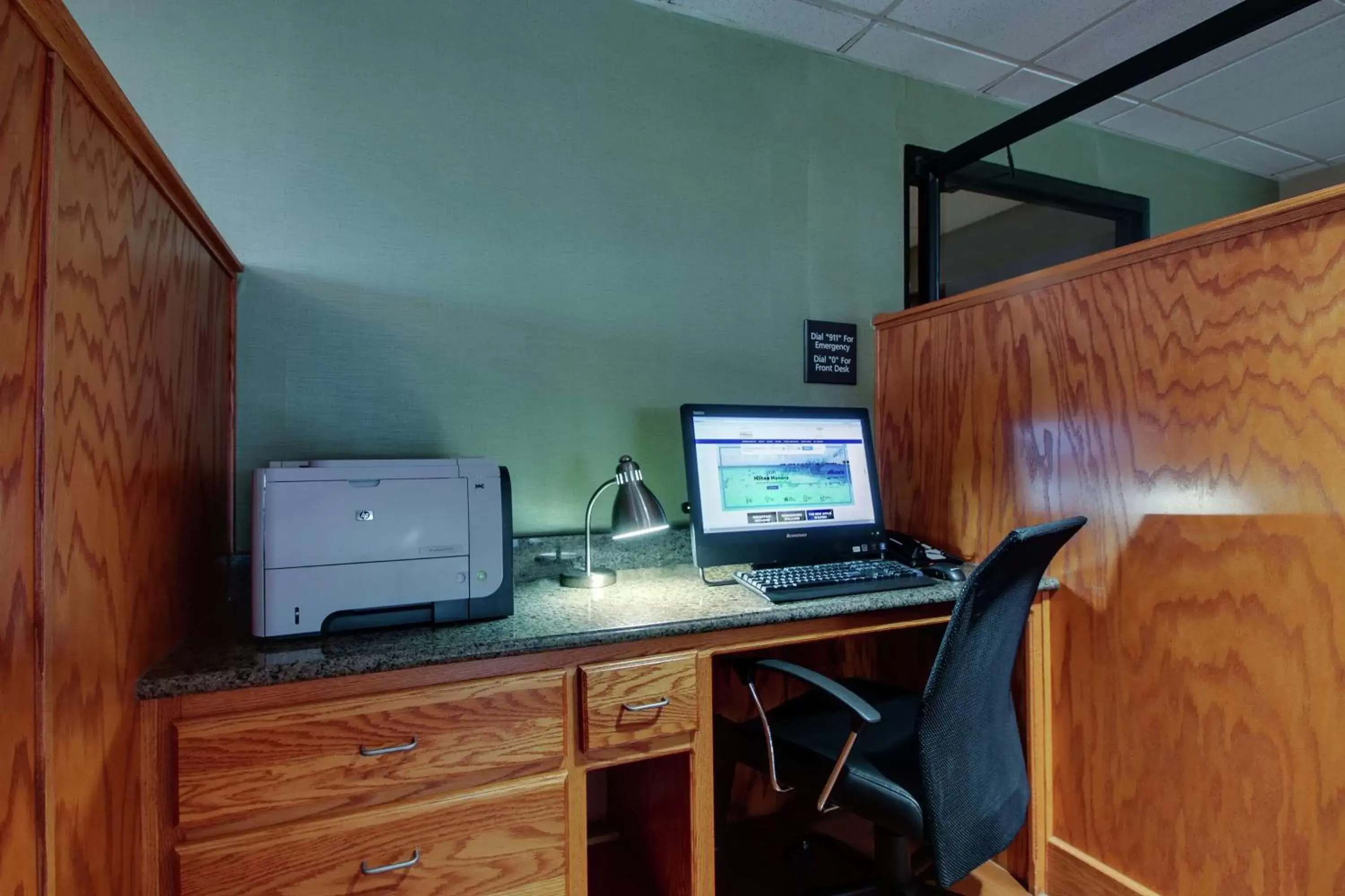 Business facilities, TV/Entertainment Center in Hampton Inn Lebanon