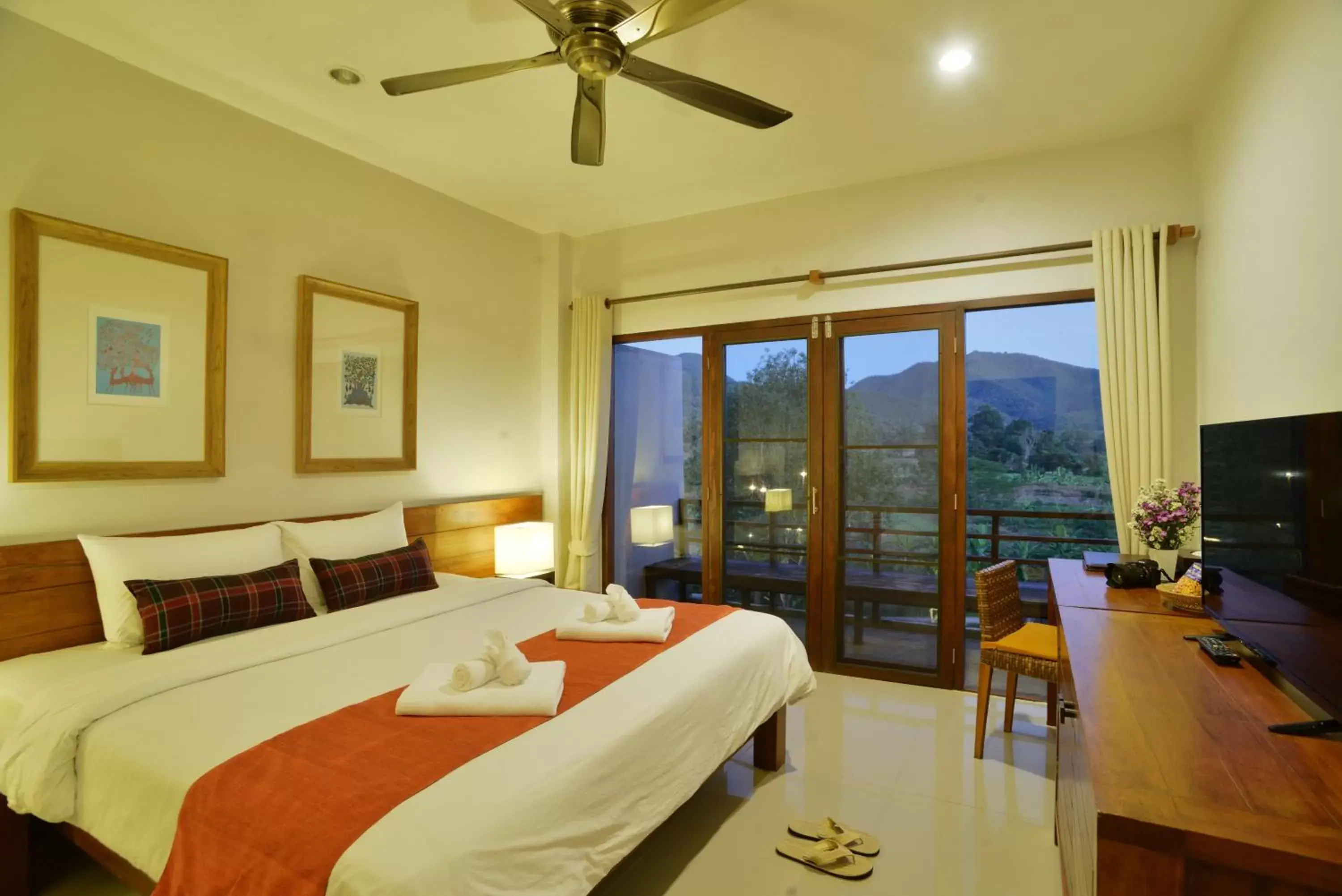 Bedroom in Yoma Hotel, Pai