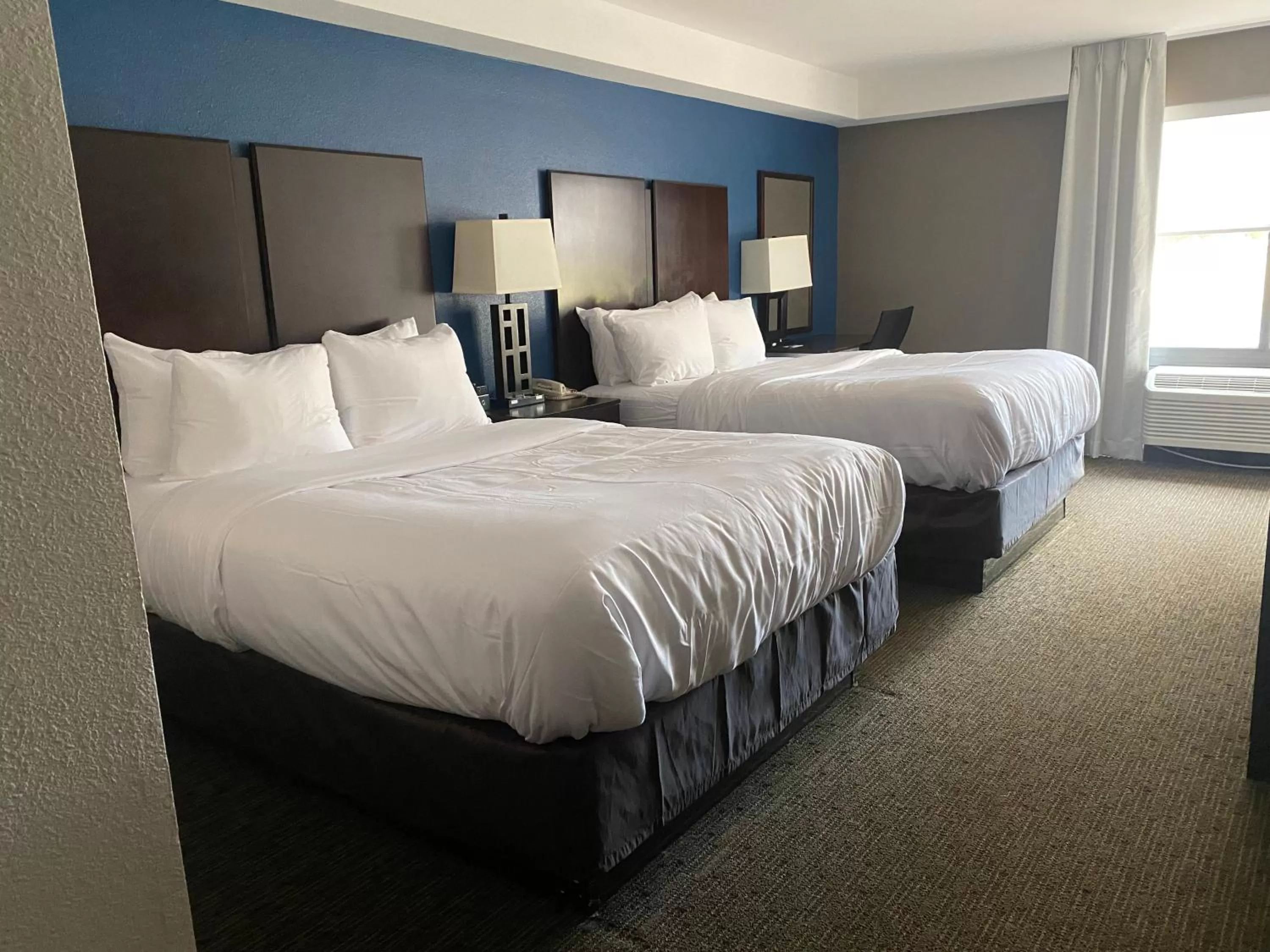 Photo of the whole room, Bed in Comfort Inn Conover-Hickory