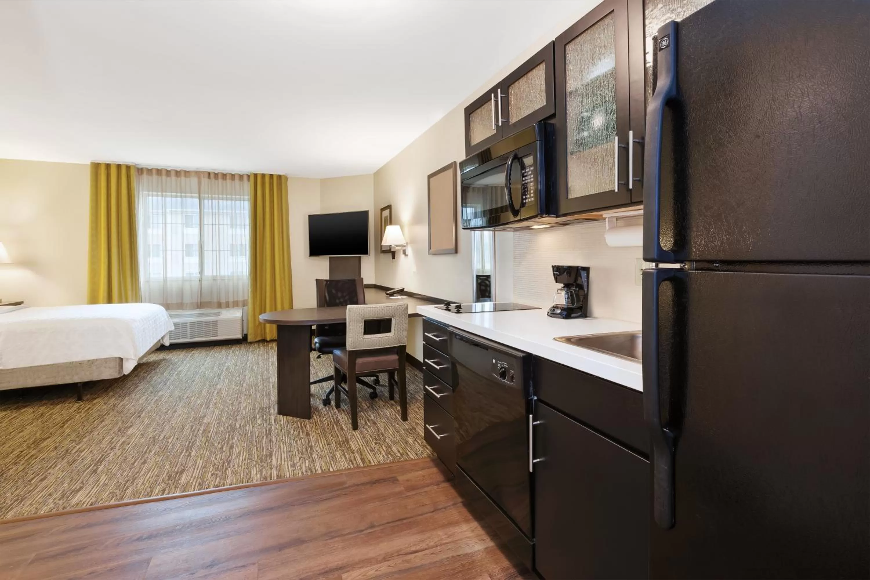 Bedroom, Bed in Candlewood Suites Washington North by IHG