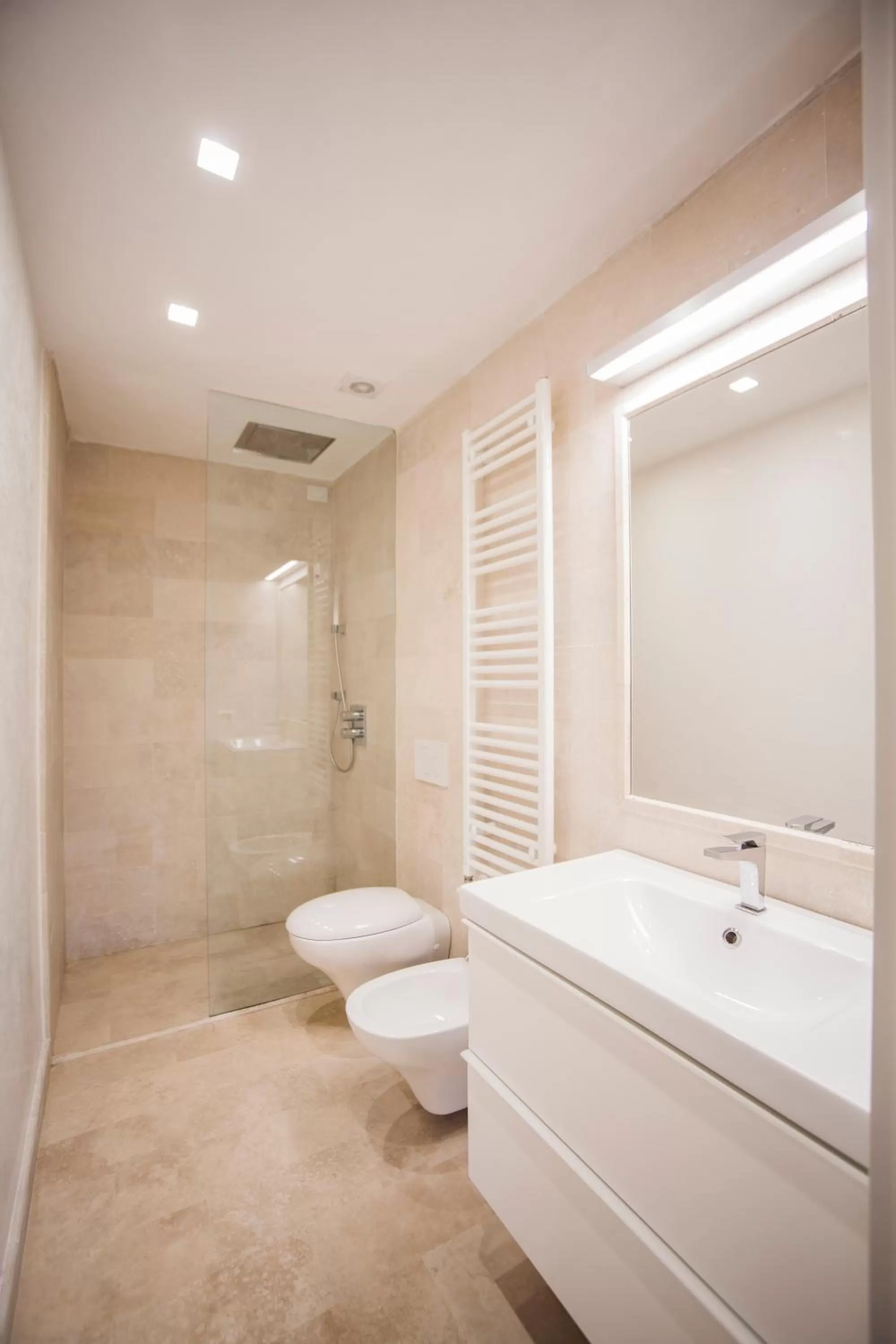 Shower in B&B Tufilla