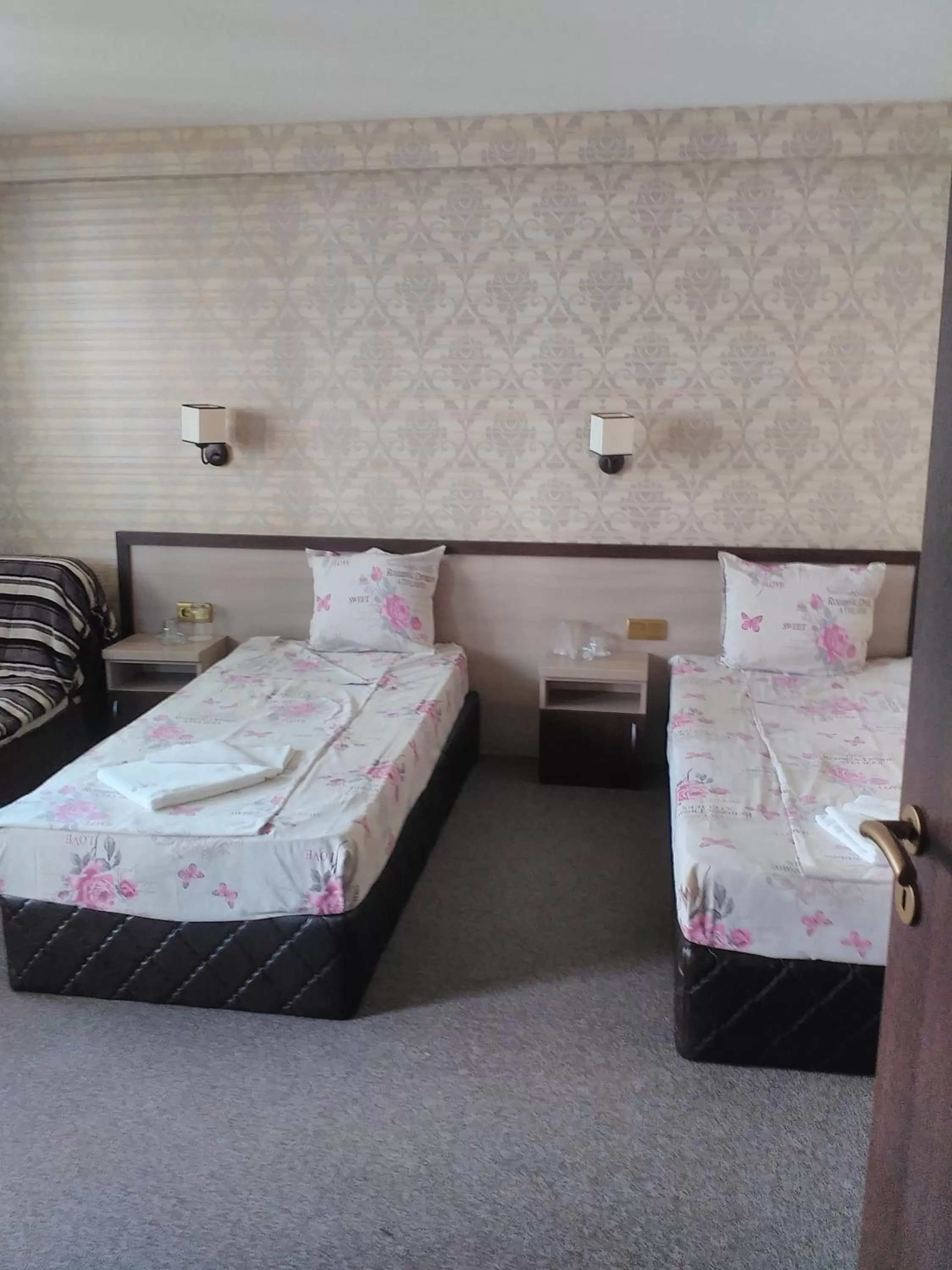 Photo of the whole room, Bed in Casa Blanca