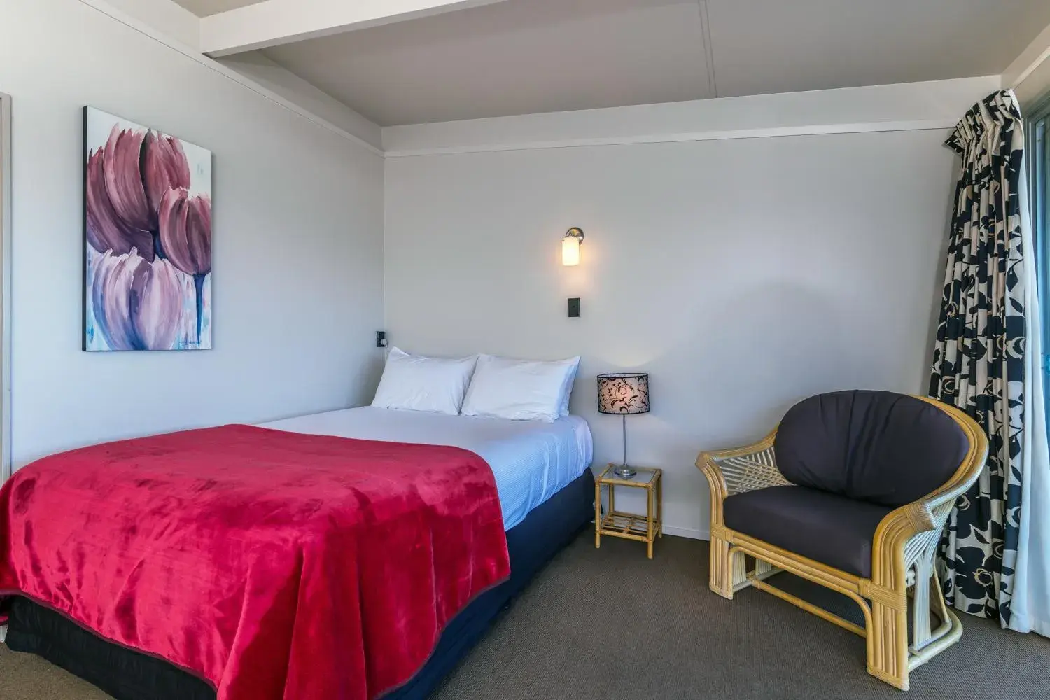 Photo of the whole room, Bed in Twin Peaks Lakeside Inn