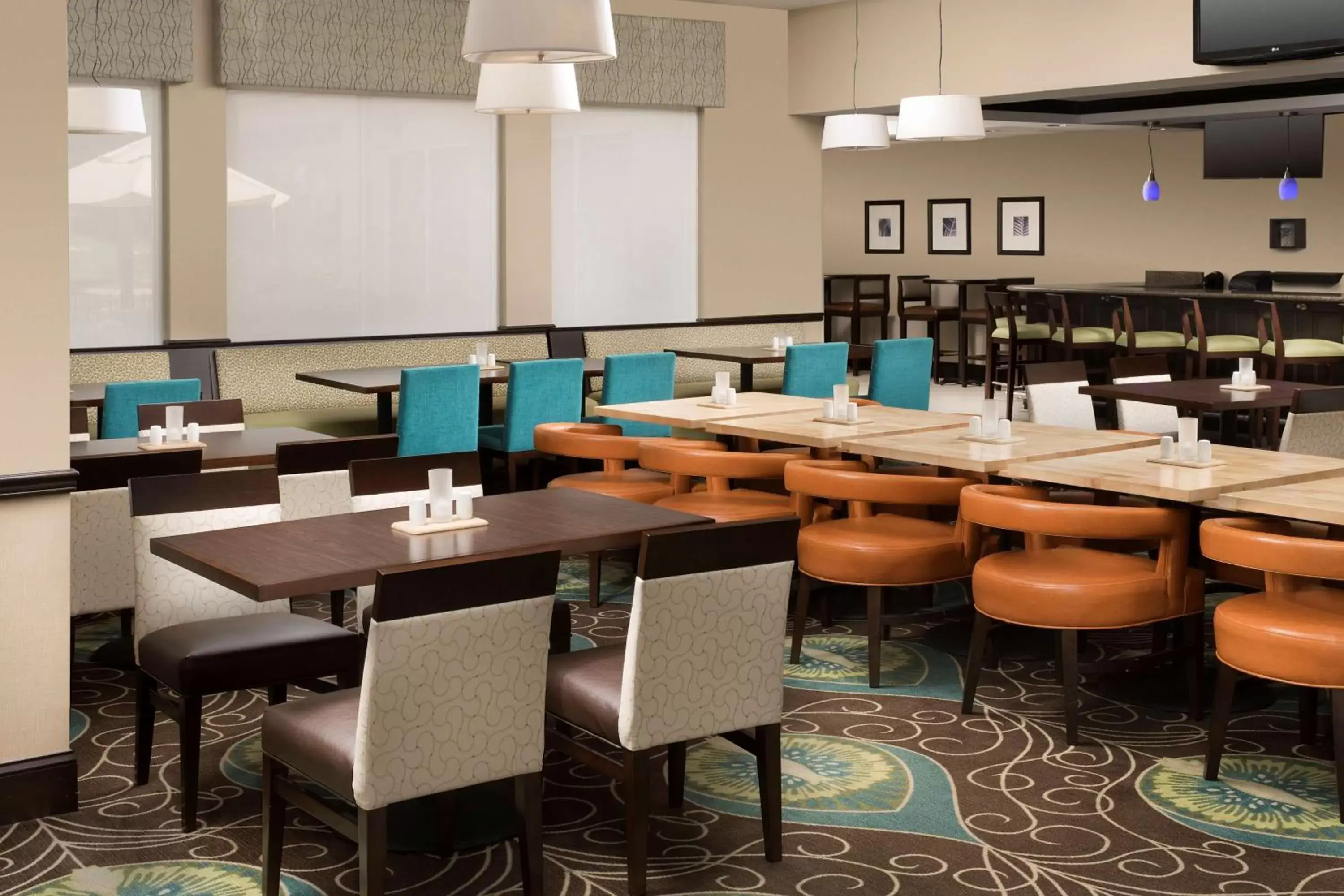 Restaurant/Places to Eat in Hilton Garden Inn Winston-Salem/Hanes Mall