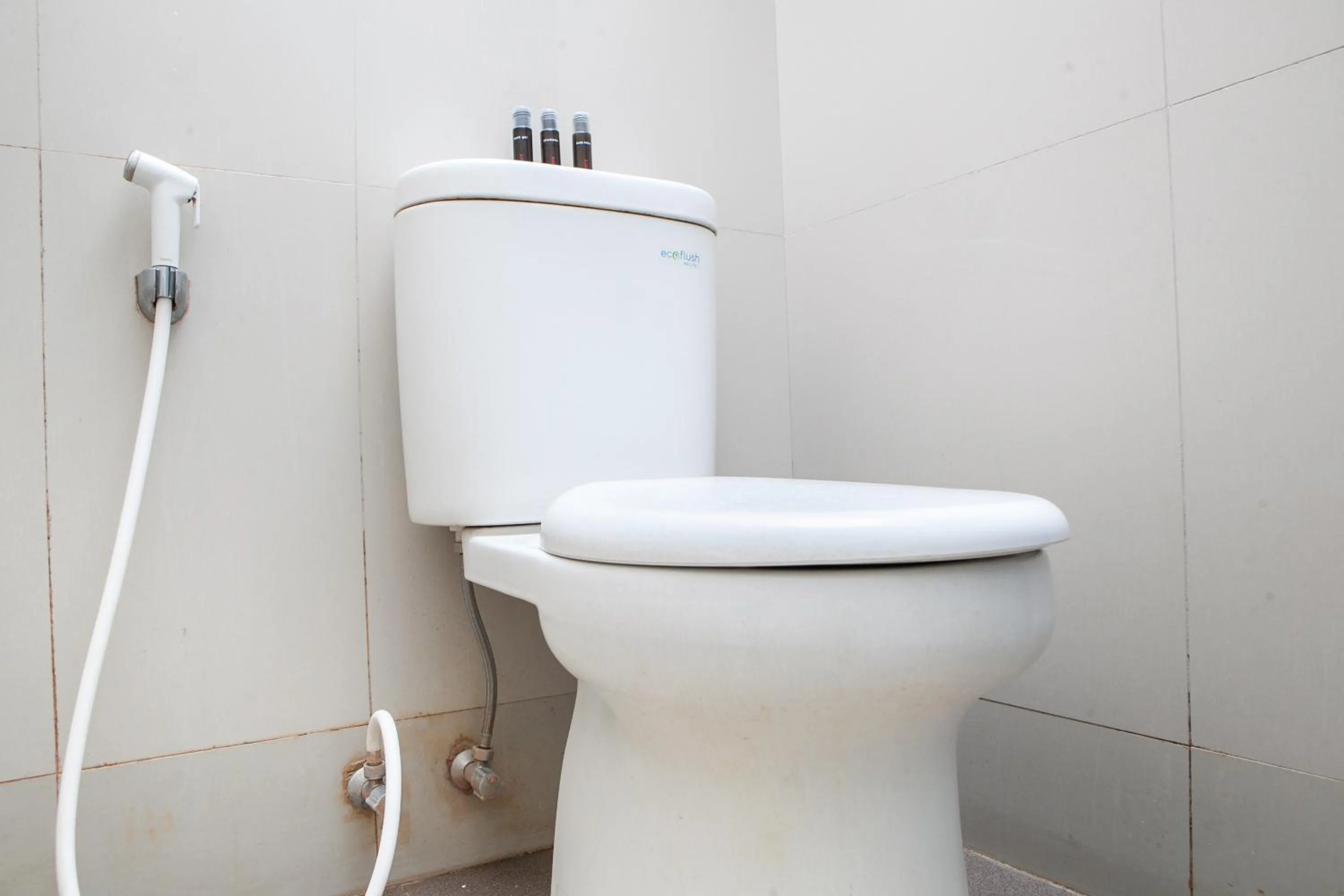 Bathroom in RedDoorz near Gedung Sate 2