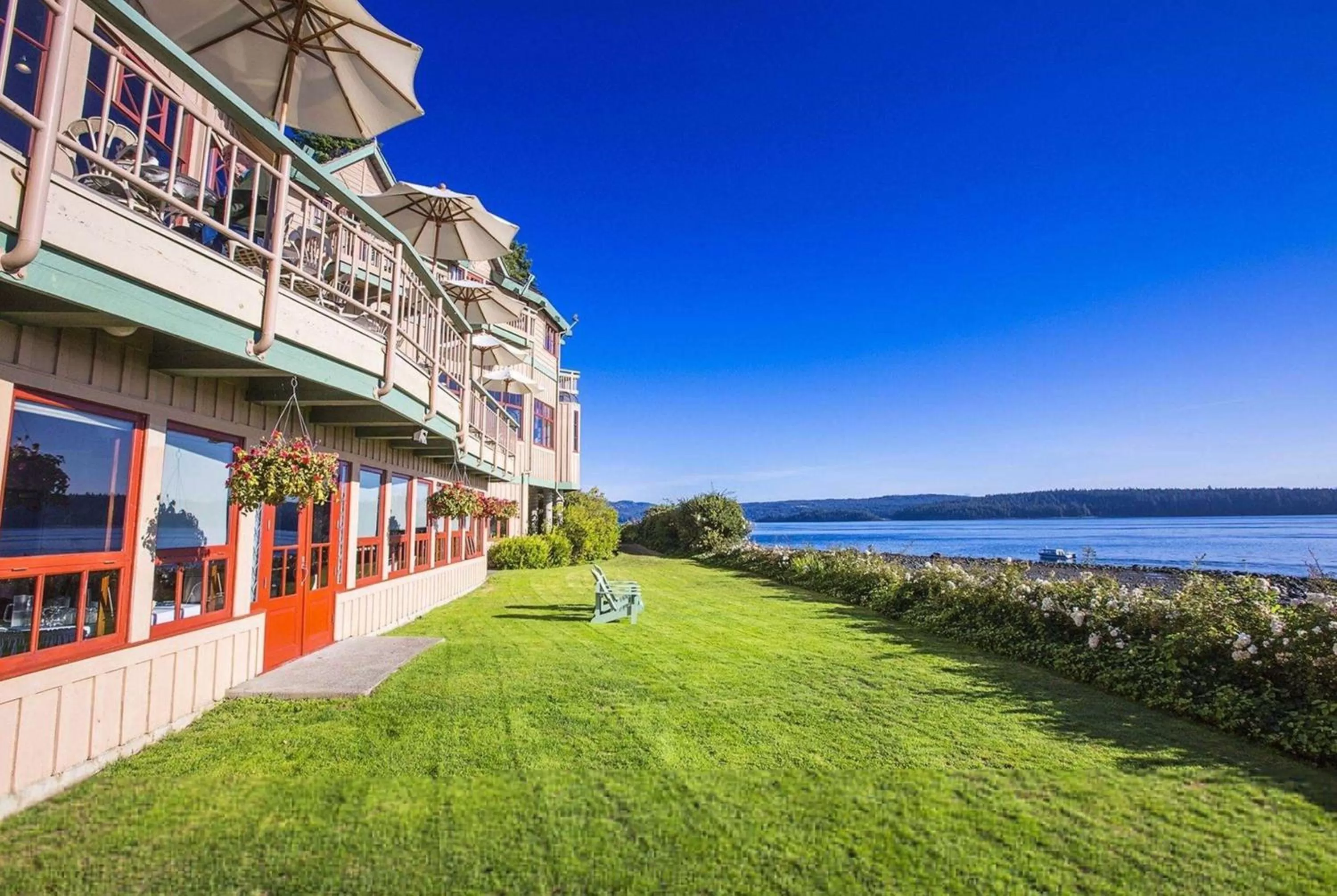 Property building in Painter's Lodge, Trademark Collection by Wyndham