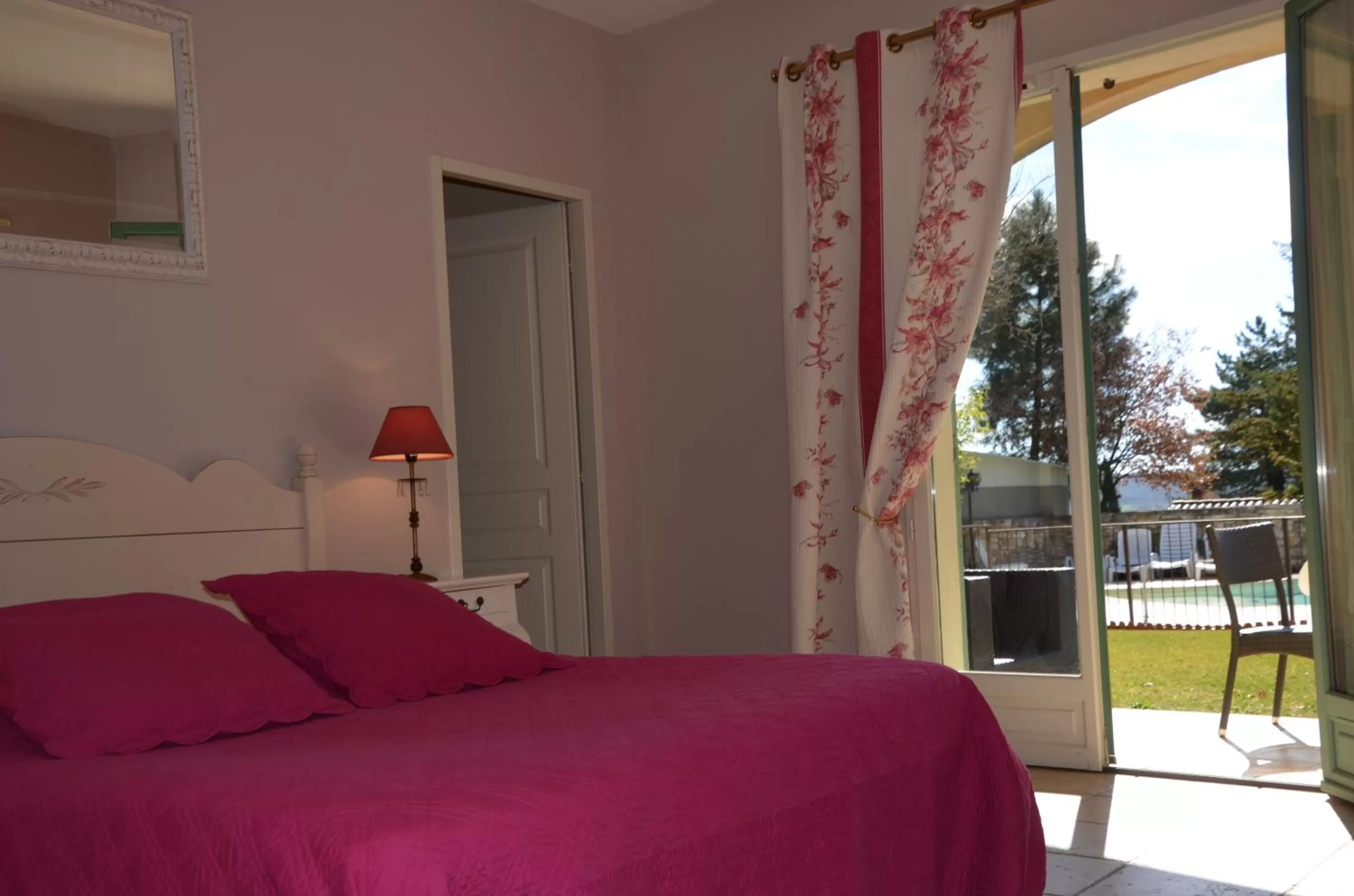 Photo of the whole room, Bed in Hotel Restaurant Le Clos De Pradines