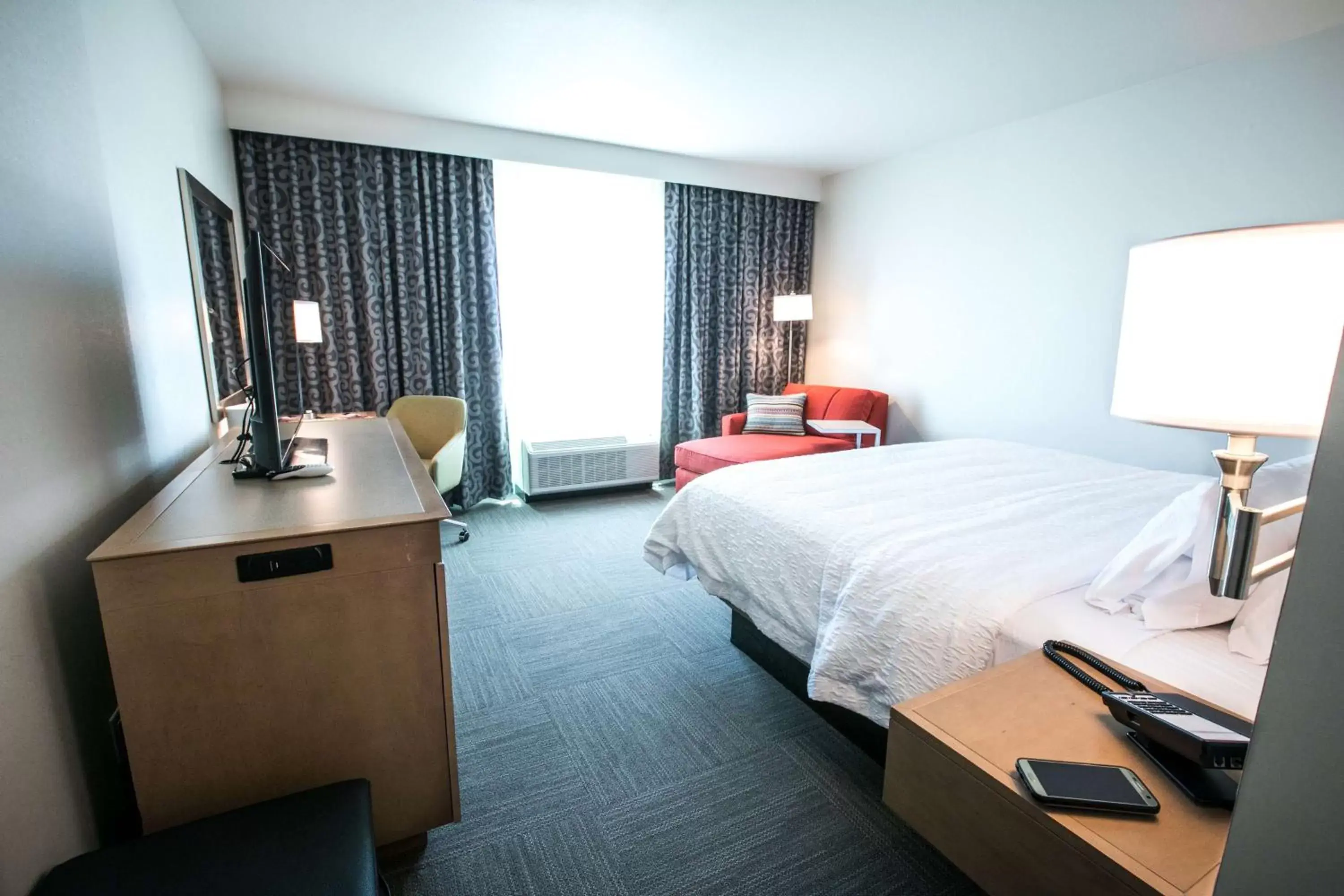 Bed in Hampton Inn & Suites Tempe/Phoenix Airport, Az Bed in Hampton Inn & Suites Tempe/Phoenix Airport, Az