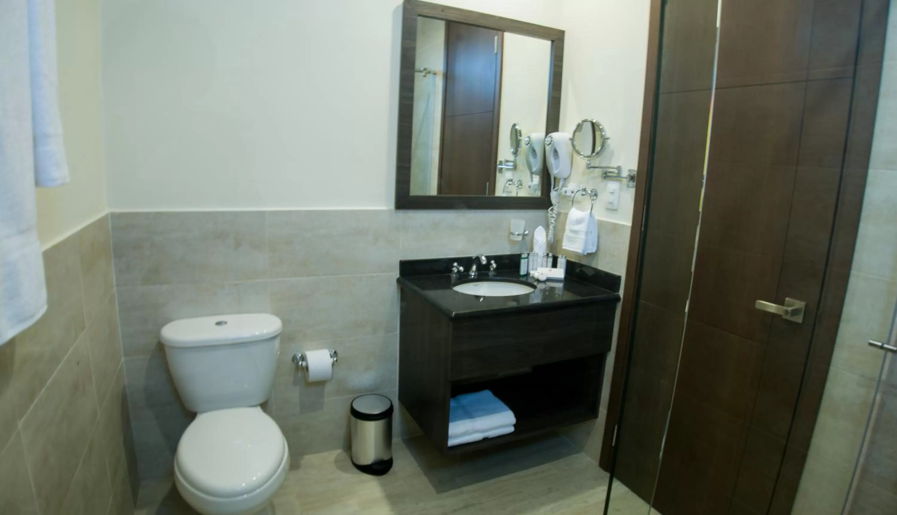 Bathroom in Hotel H R amada Cúcuta