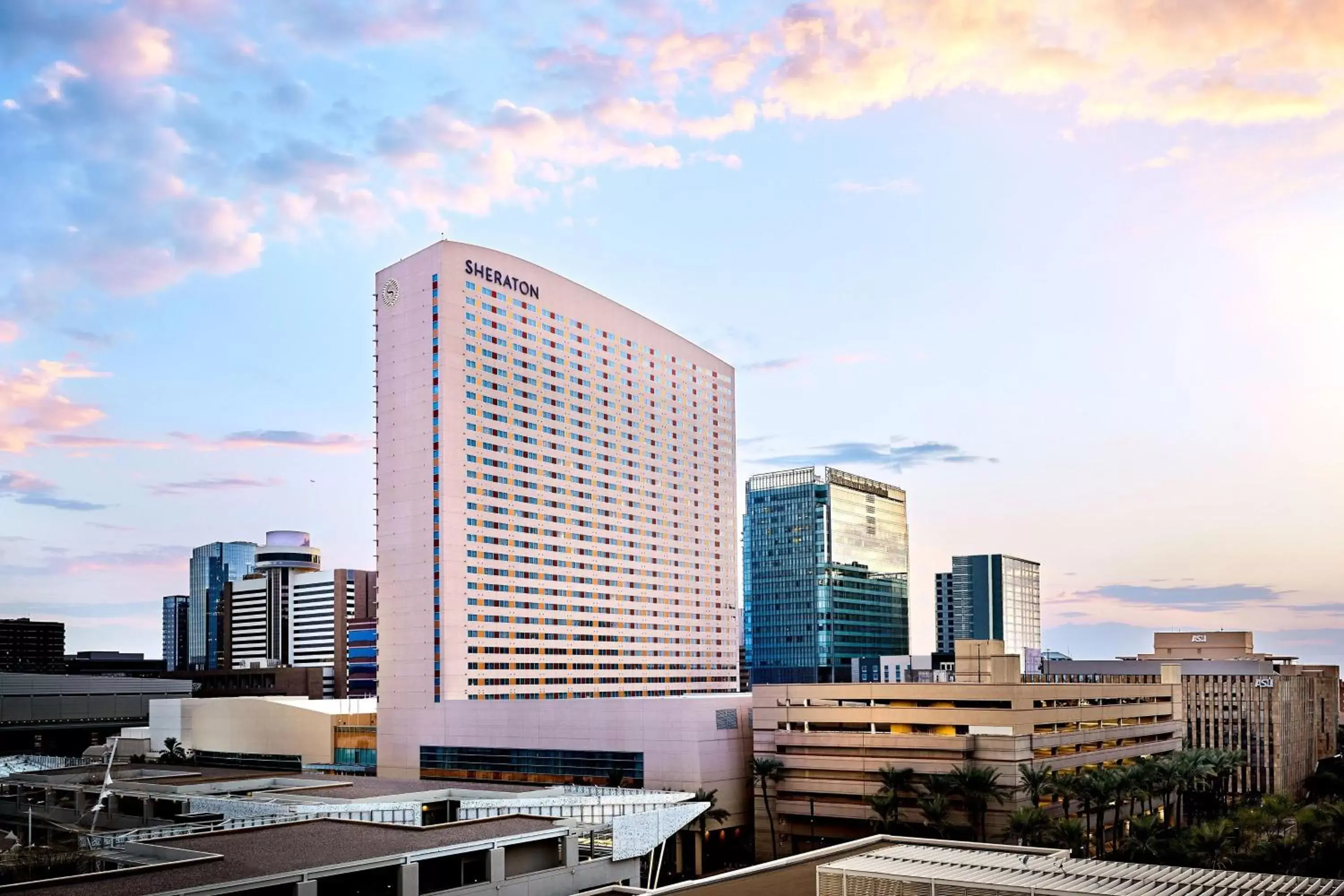 Property building in Sheraton Phoenix Downtown