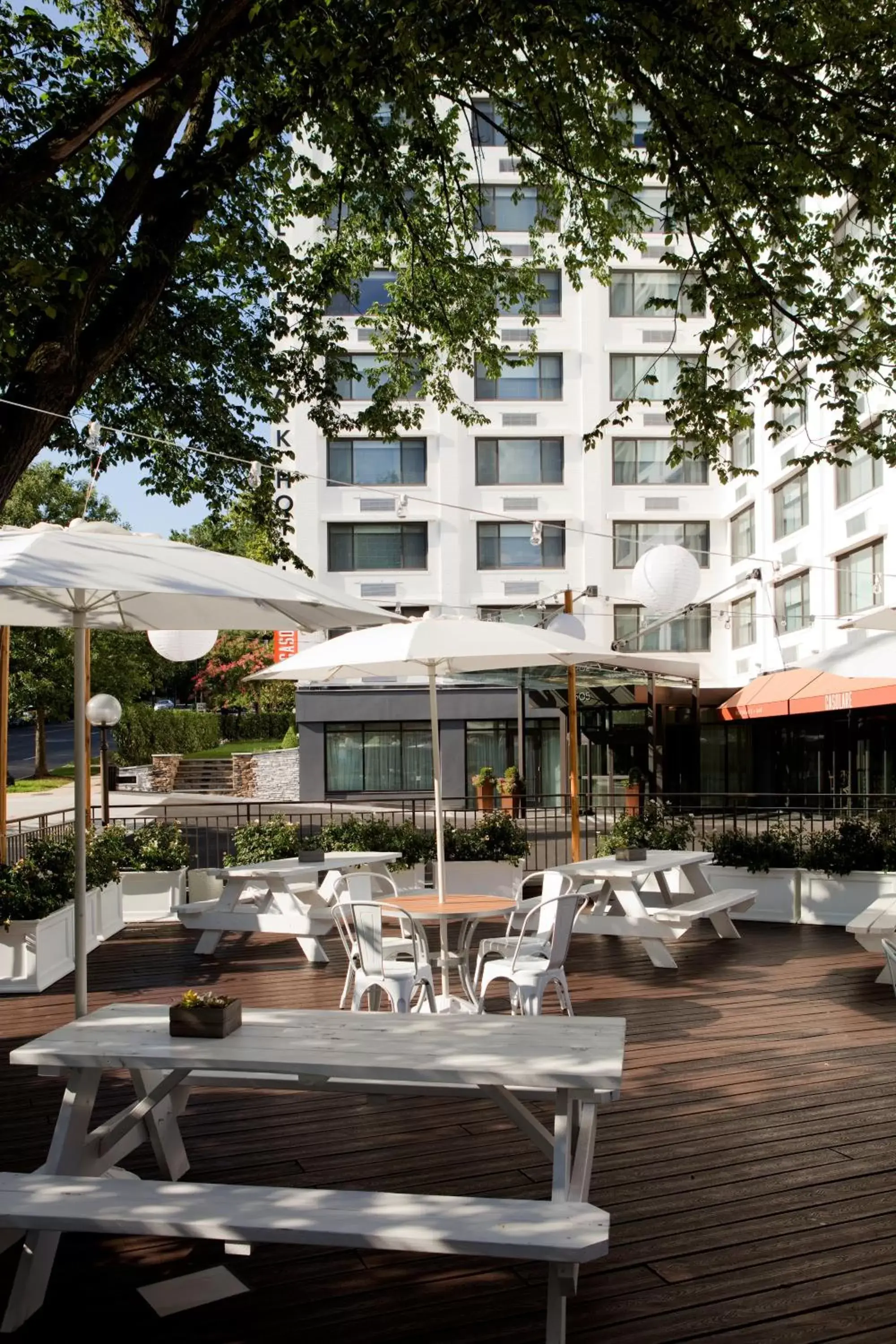 Property building, Restaurant/Places to Eat in Glover Park Hotel Georgetown