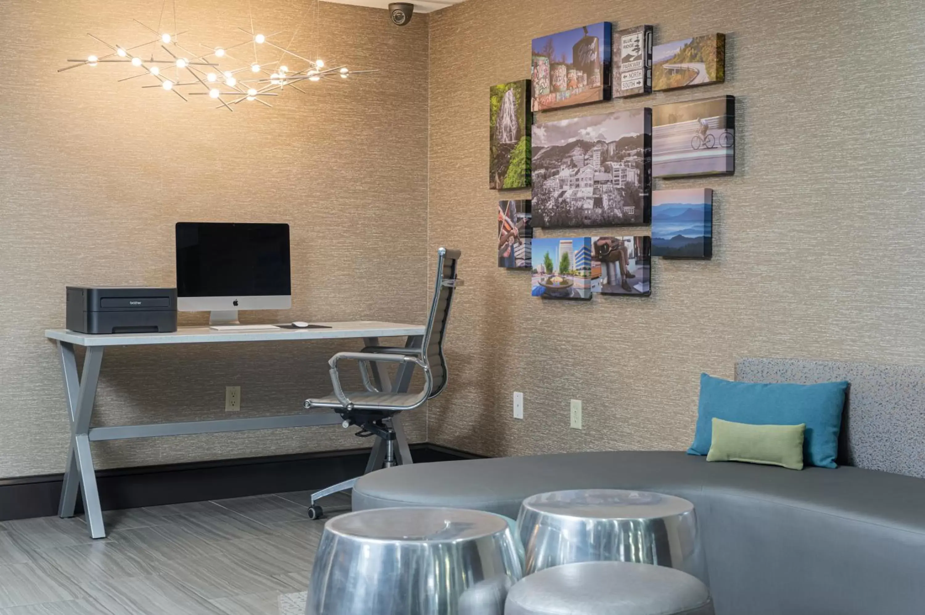 Lobby or reception in Quality Inn Asheville Downtown Tunnel Rd Lobby or reception in Quality Inn Asheville Downtown Tunnel Rd