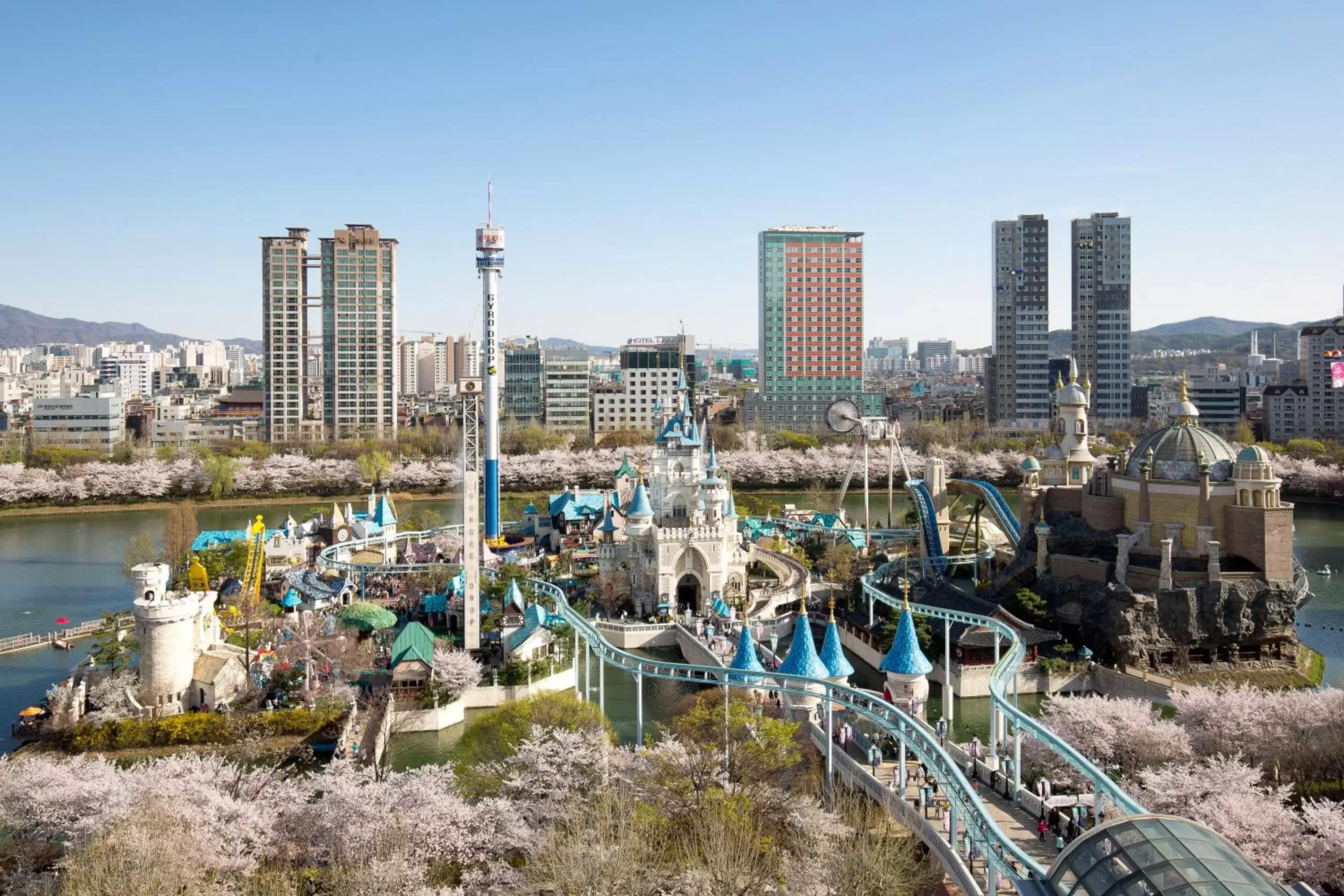 Nearby landmark in Lotte Hotel World