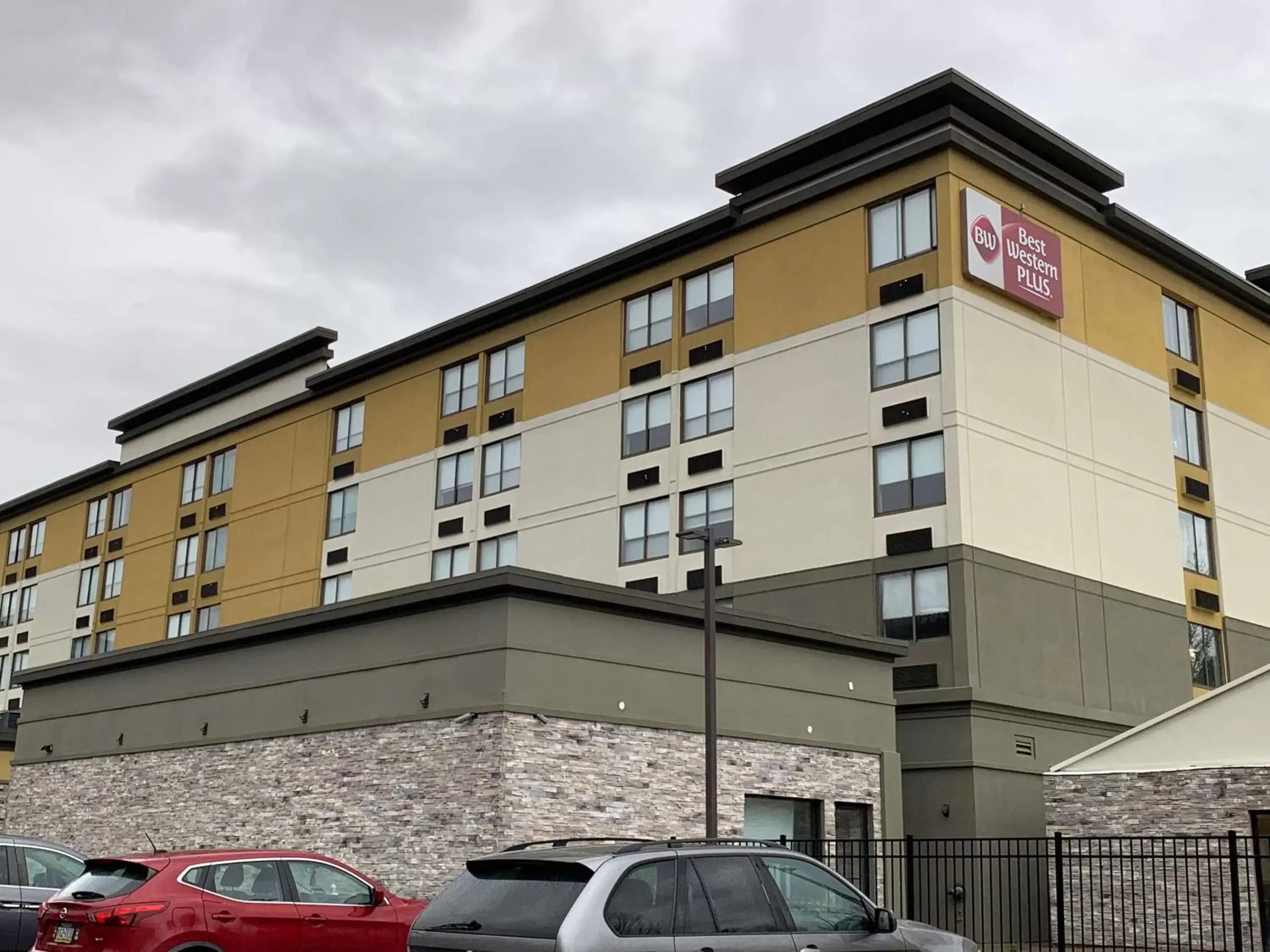 Property building in Best Western Plus Clarks Summit Scranton Hotel Property building in Best Western Plus Clarks Summit Scranton Hotel