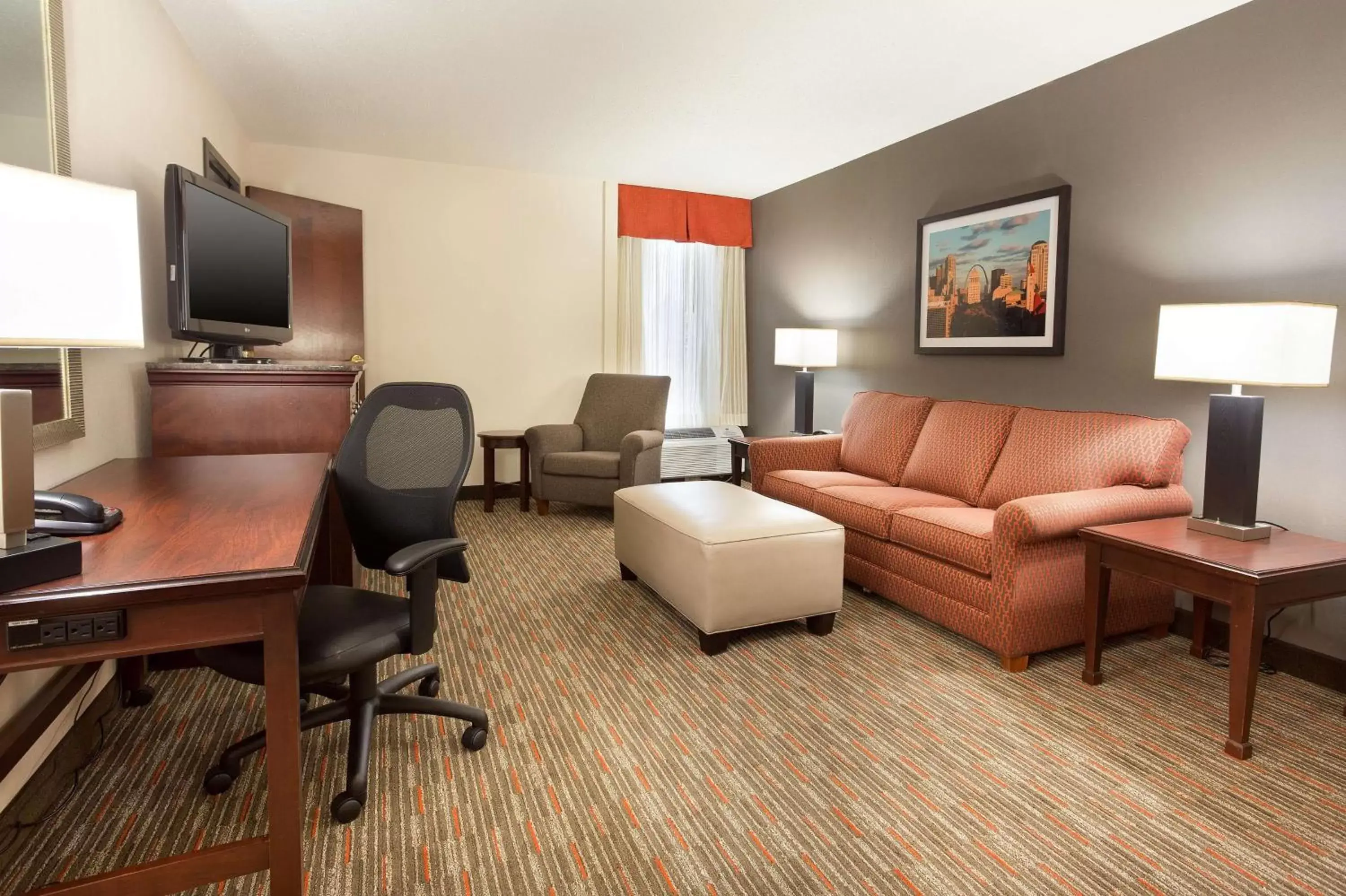 Photo of the whole room, Seating Area in Drury Inn & Suites St. Louis Airport