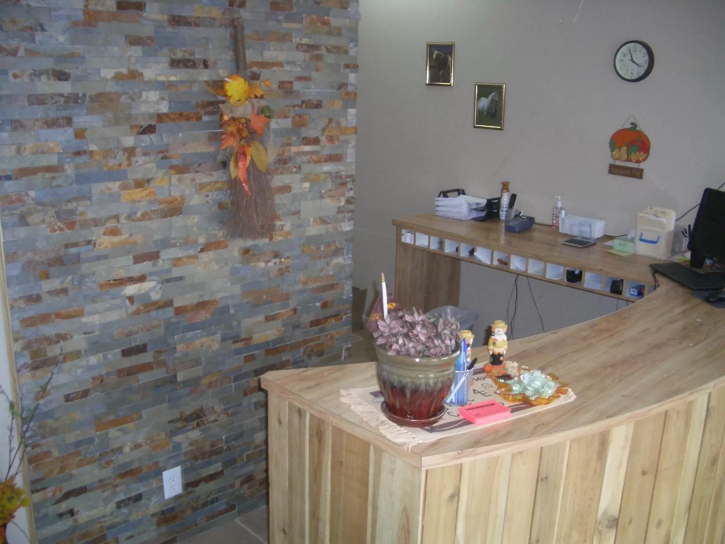 Lobby or reception in Laramie Valley Inn