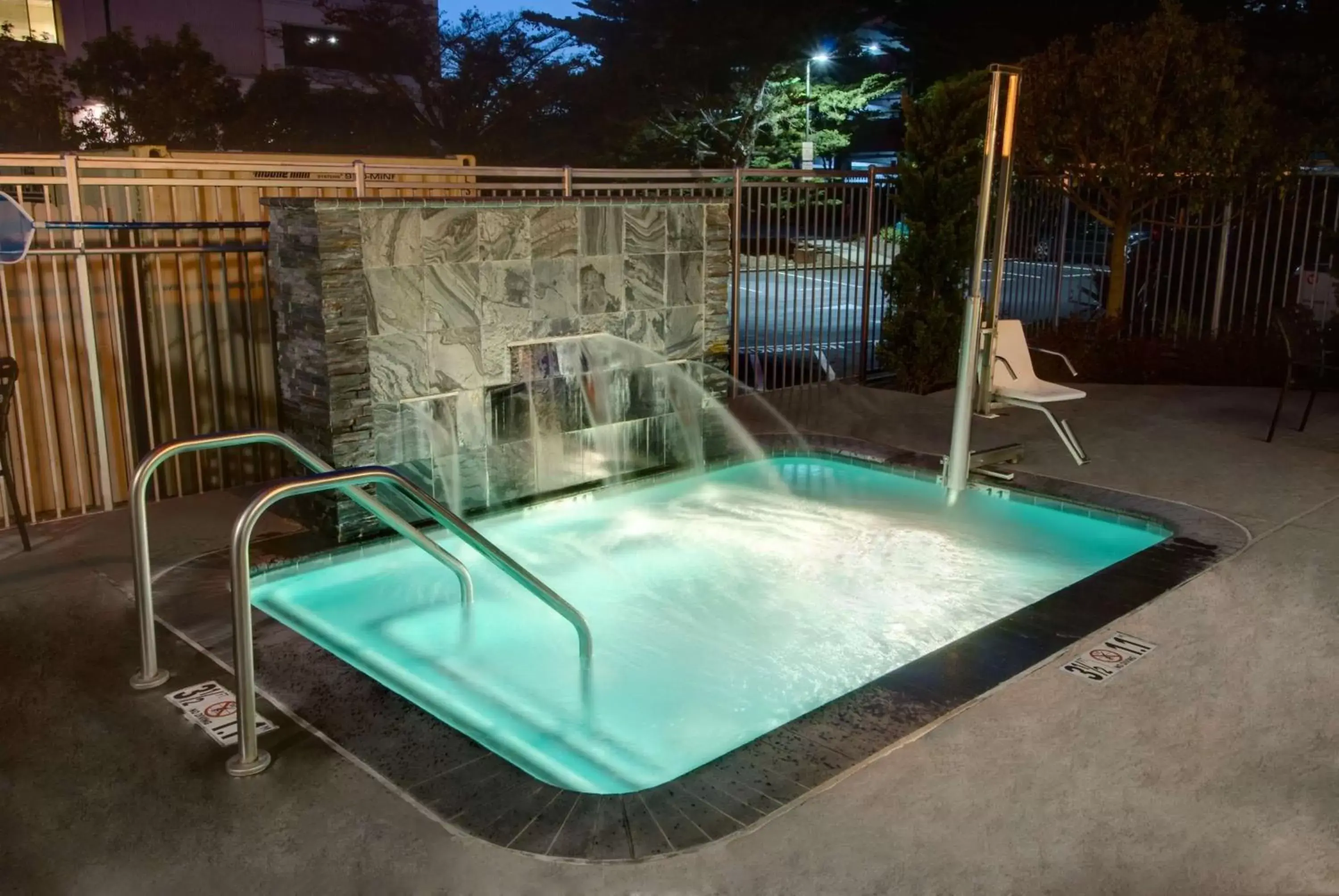 Pool view, Swimming Pool in Hilton Garden Inn San Francisco/Oakland Bay Bridge