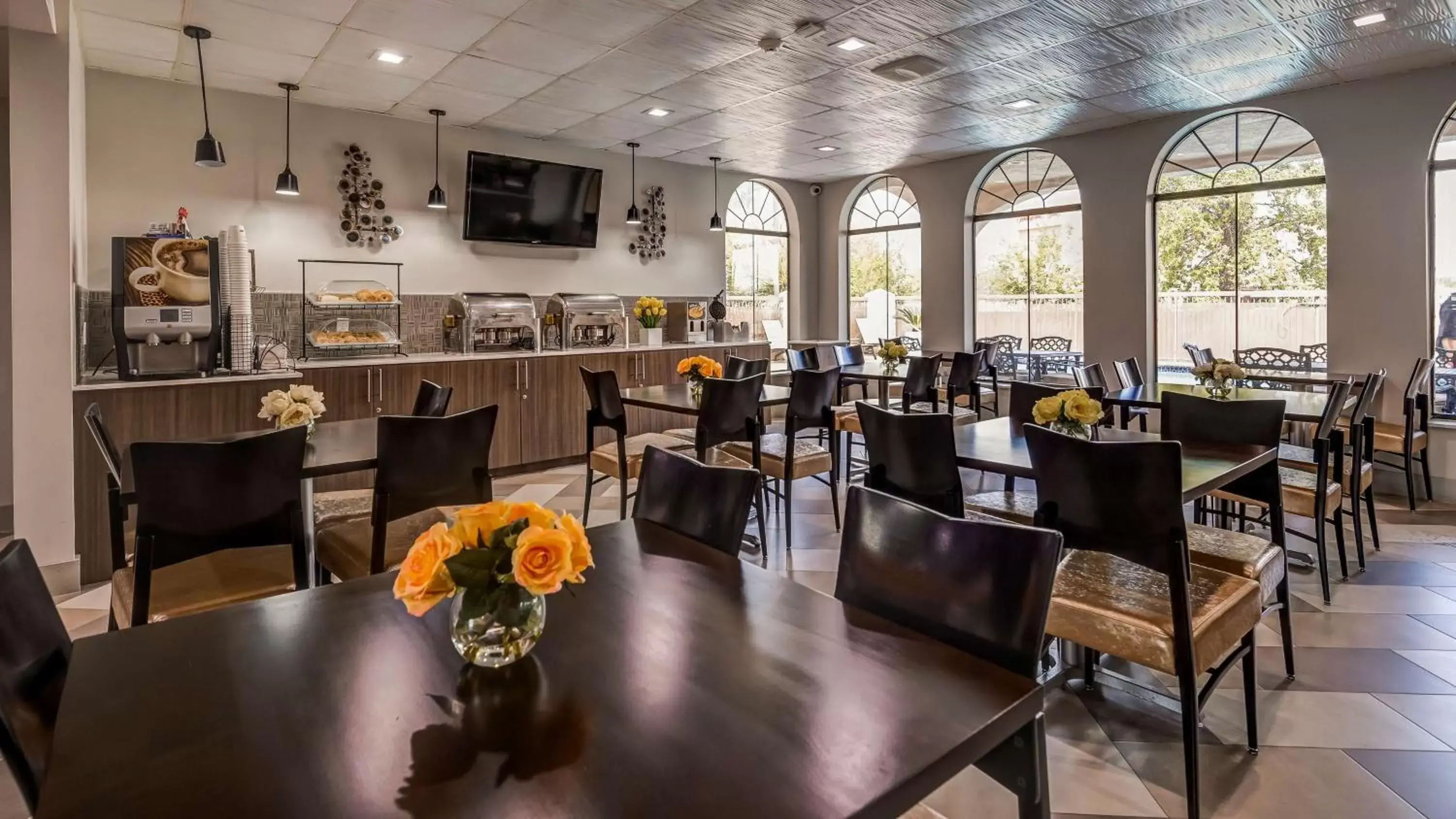 Restaurant/Places to Eat in Best Western Plus Heritage Inn Houston