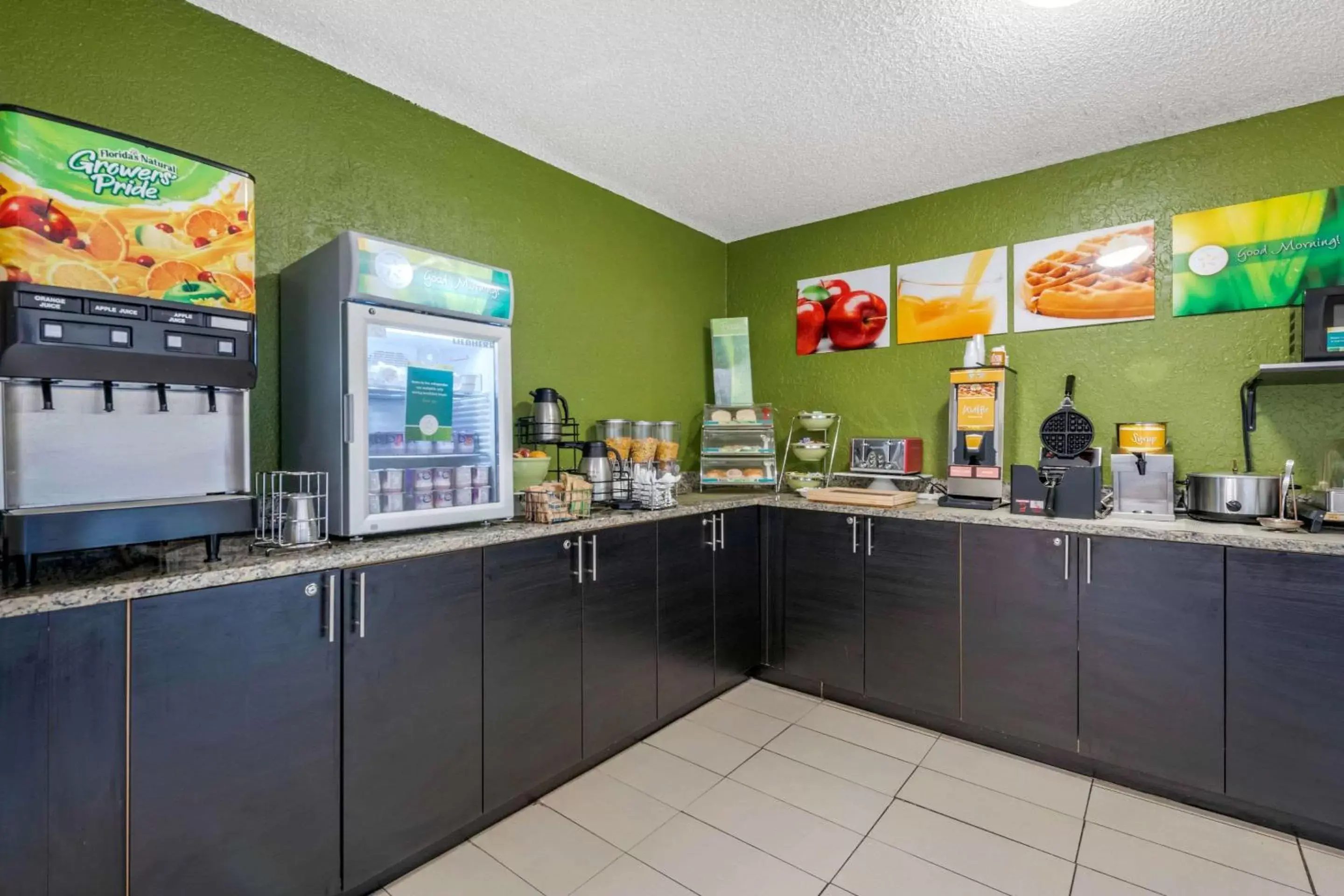 Restaurant/places to eat in Quality Inn & Suites Leesburg Chain of Lakes Restaurant/places to eat in Quality Inn & Suites Leesburg Chain of Lakes