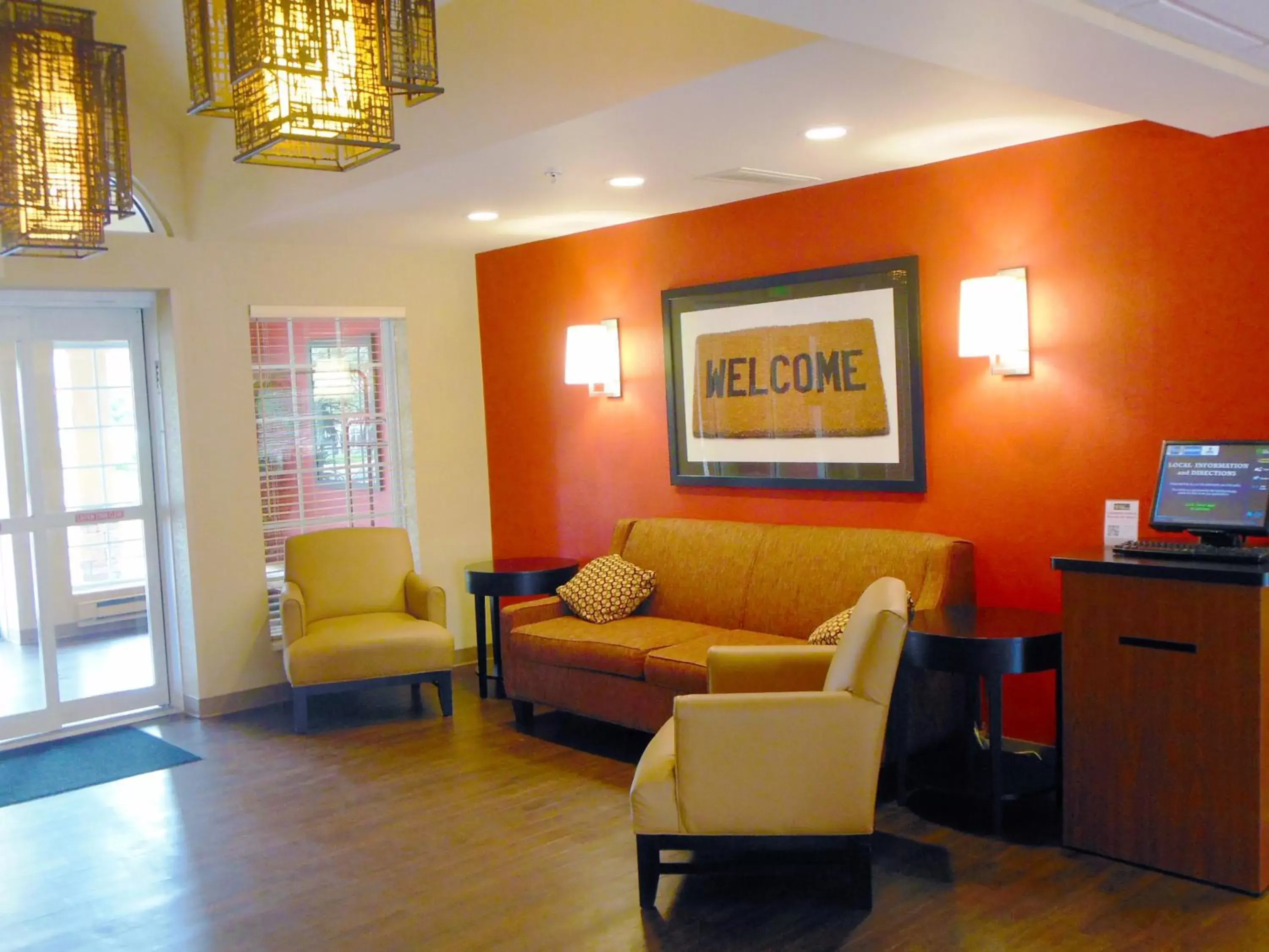 Lobby or reception, Seating Area in Extended Stay America Suites - Secaucus - New York City Area