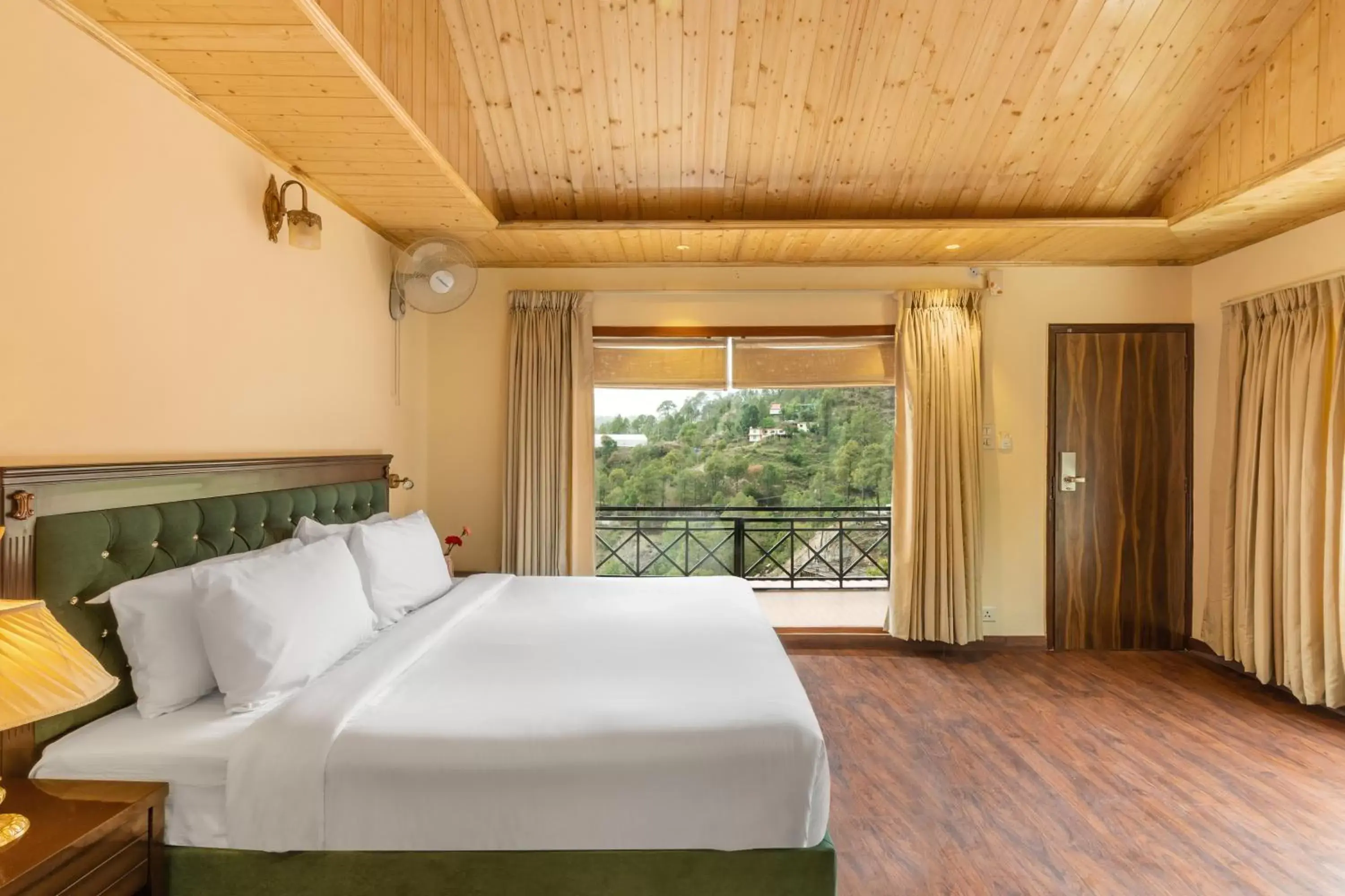 Executive Suite in Maple Resort Chail Executive Suite in Maple Resort Chail