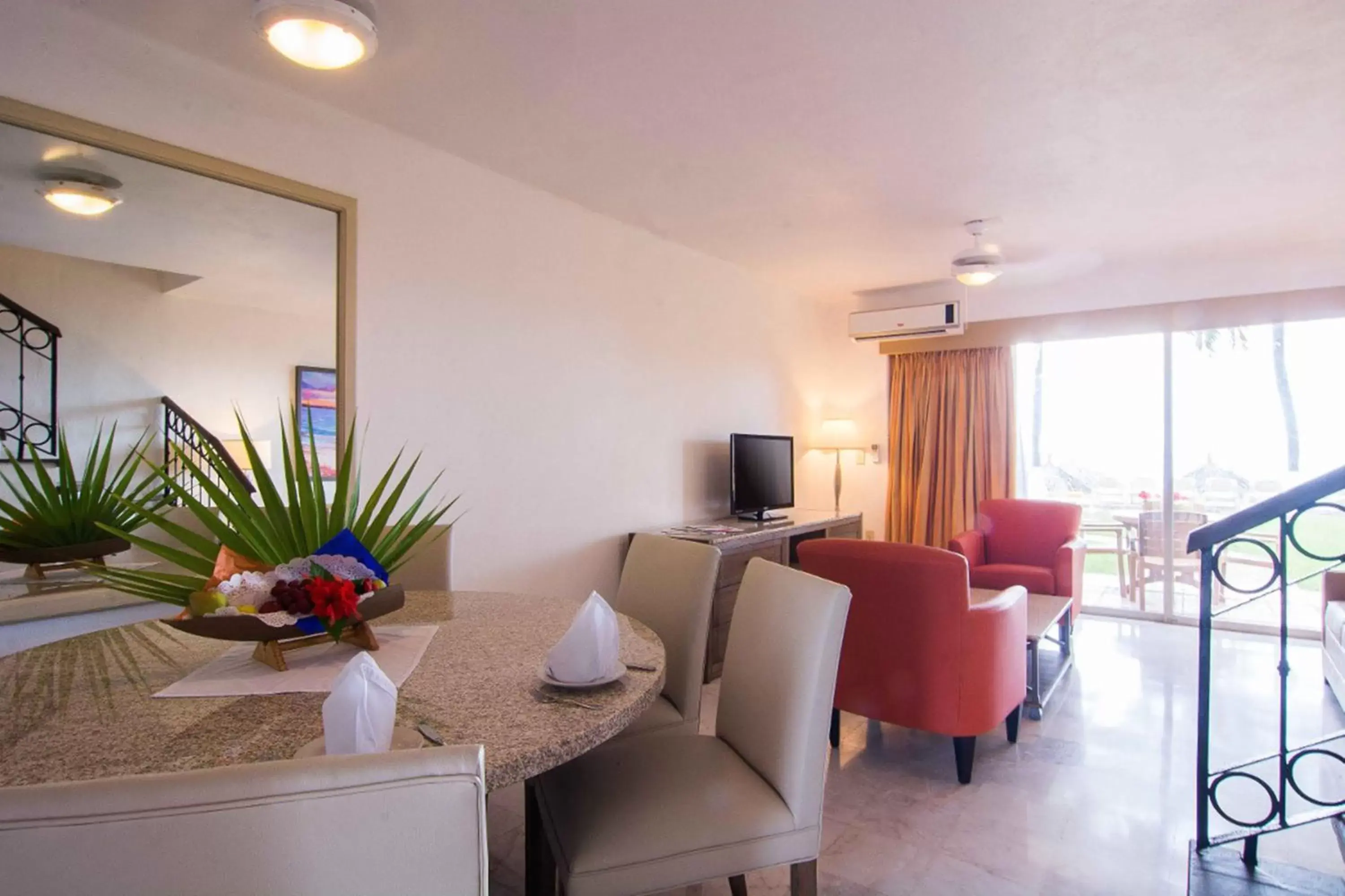 Living room, Seating Area in Tesoro Ixtapa All Inclusive