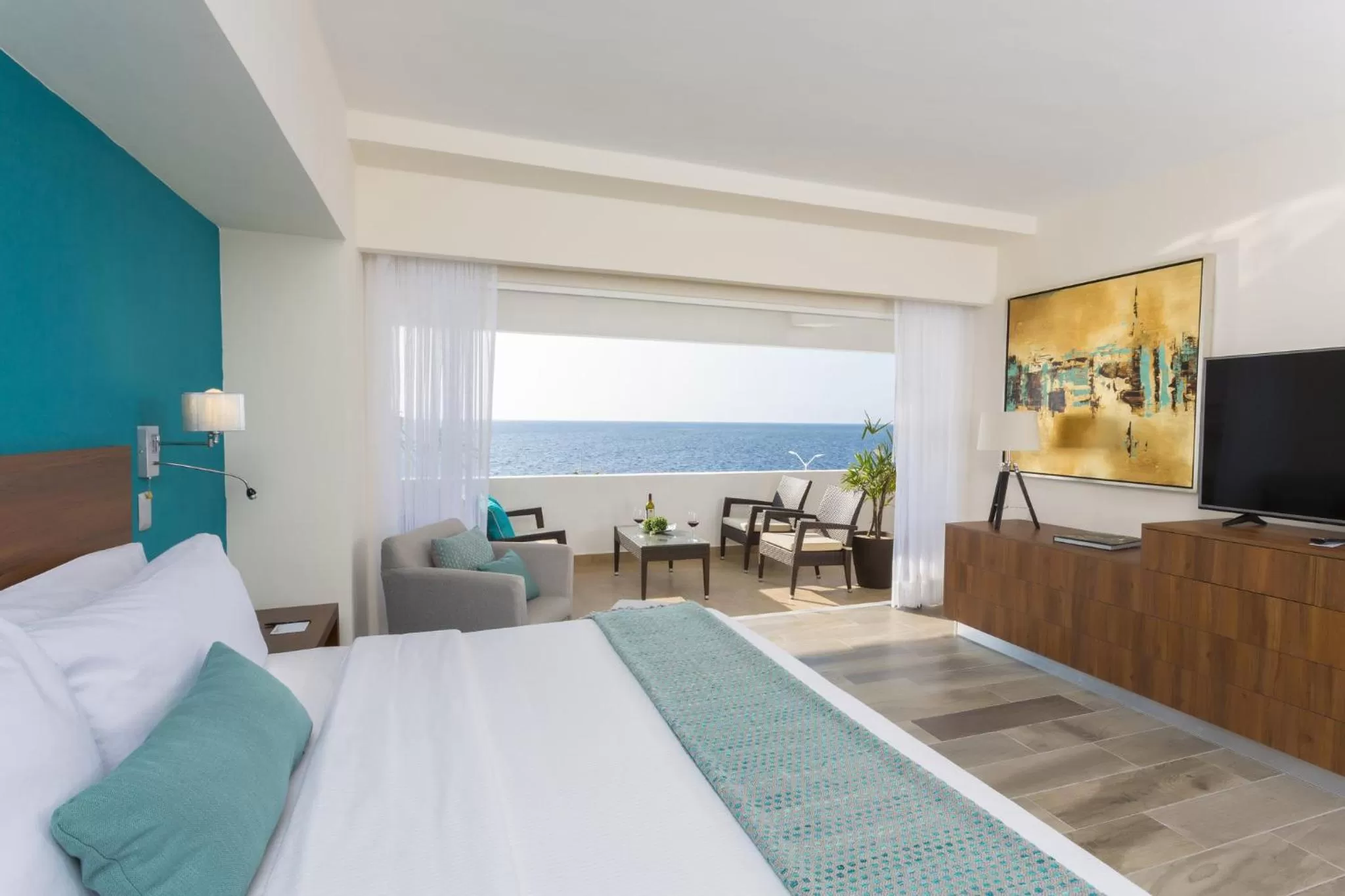 Superior King Room with Partial Ocean View in Hotel Katuxlan