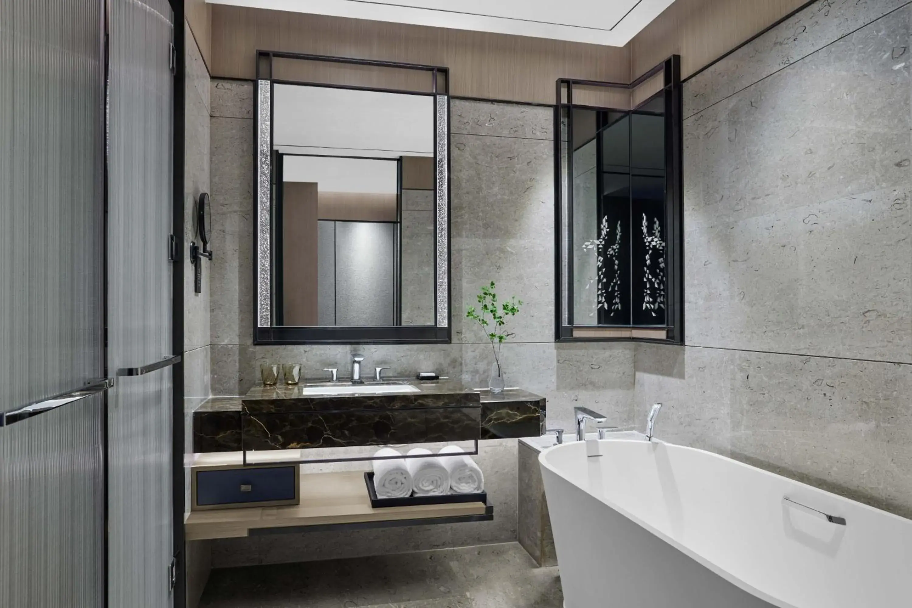 Bathroom in JW Marriott Hotel Shenzhen Bao'an International Airport