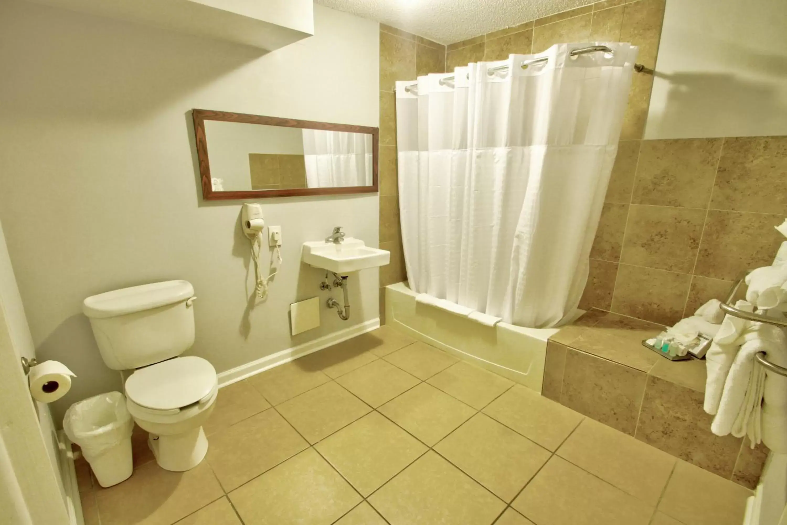 Bathroom in Fort Lauderdale Grand Hotel