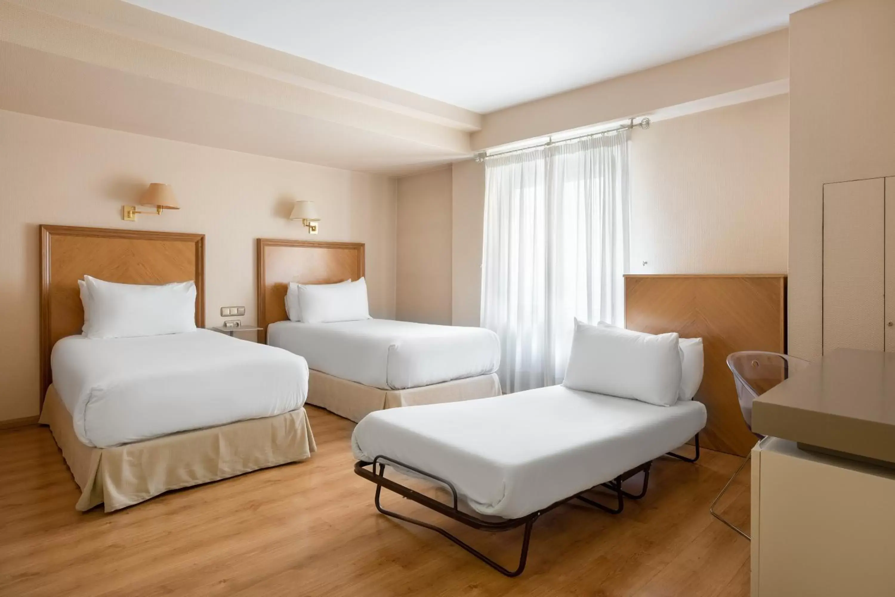 Family Room in Crisol Almirante Bonifaz Family Room in Crisol Almirante Bonifaz