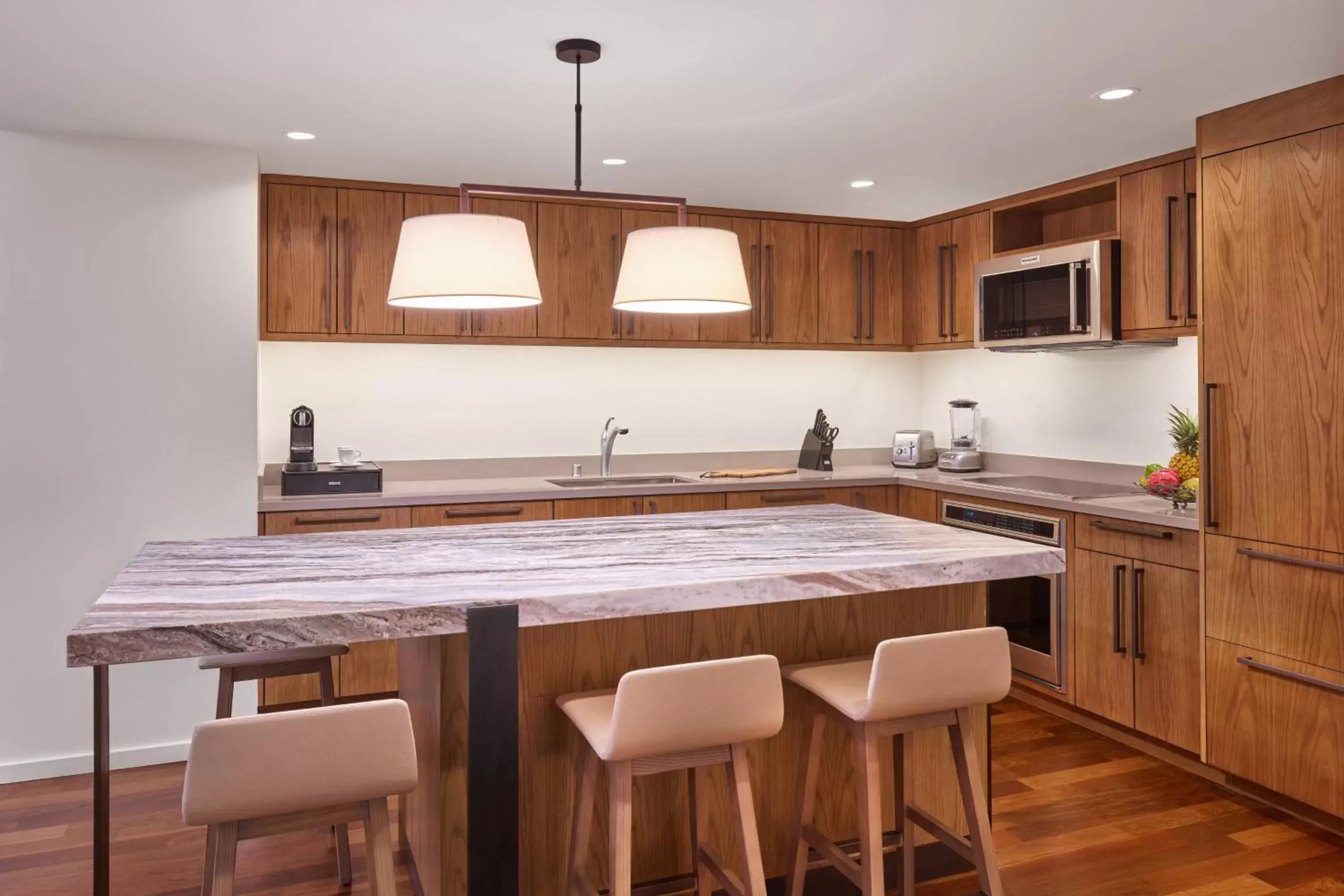 Kitchen or kitchenette, Kitchen/Kitchenette in The Ritz-Carlton Maui, Kapalua