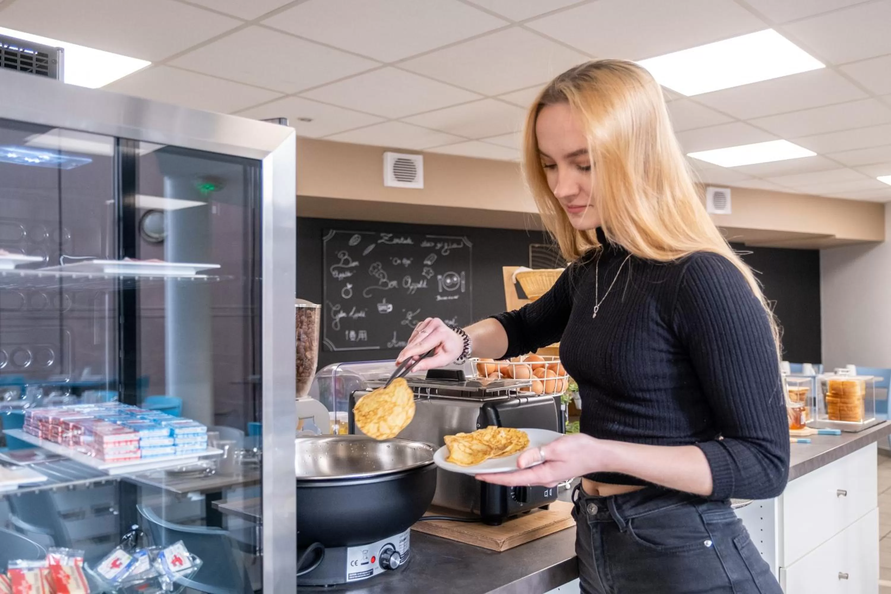 Buffet breakfast in Zenitude Hôtel-Résidences Les Hauts d'Annecy