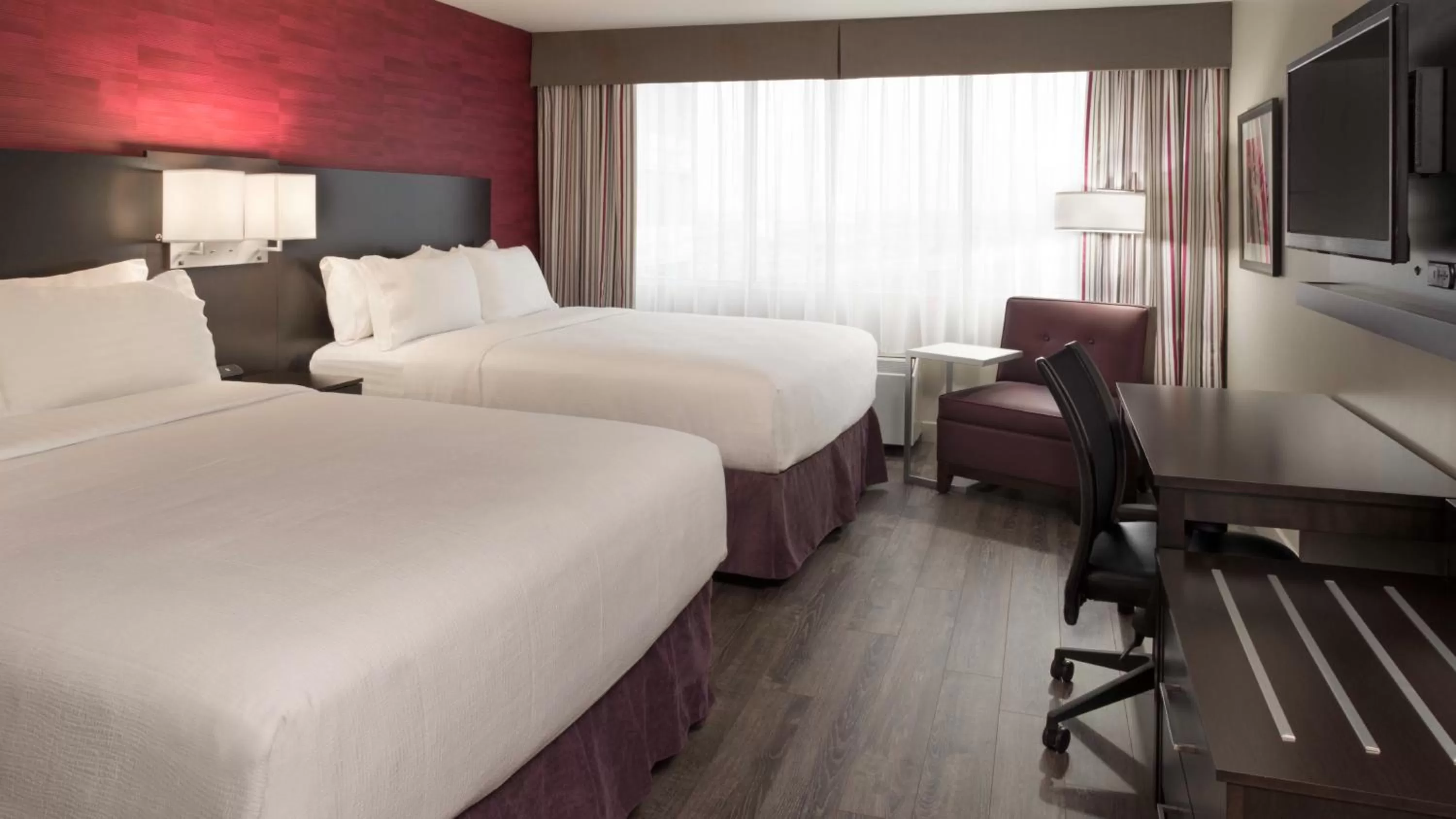 Photo of the whole room, Bed in Holiday Inn Toronto International Airport by IHG