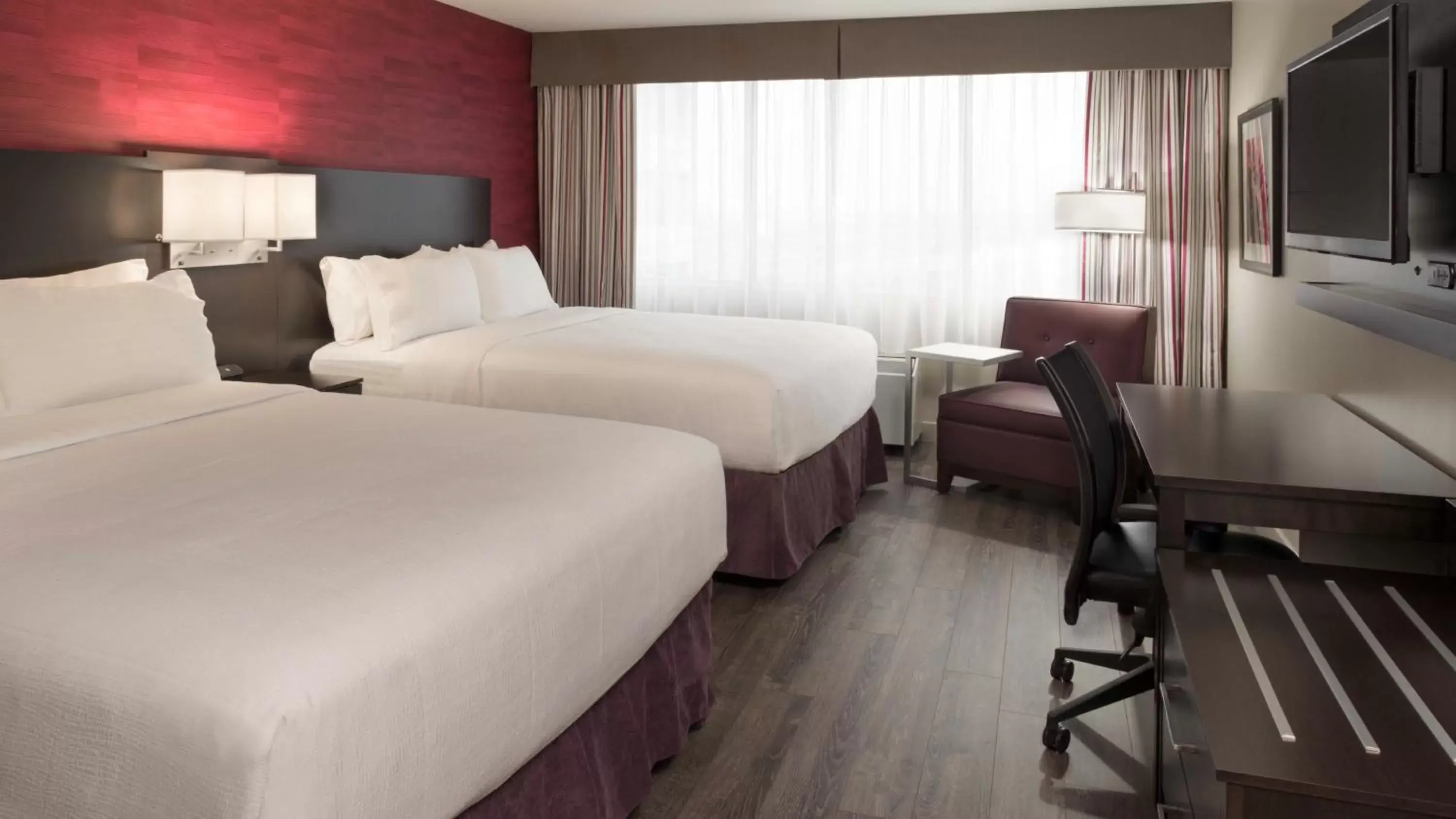 Photo of the whole room, Bed in Holiday Inn Toronto International Airport, an IHG Hotel
