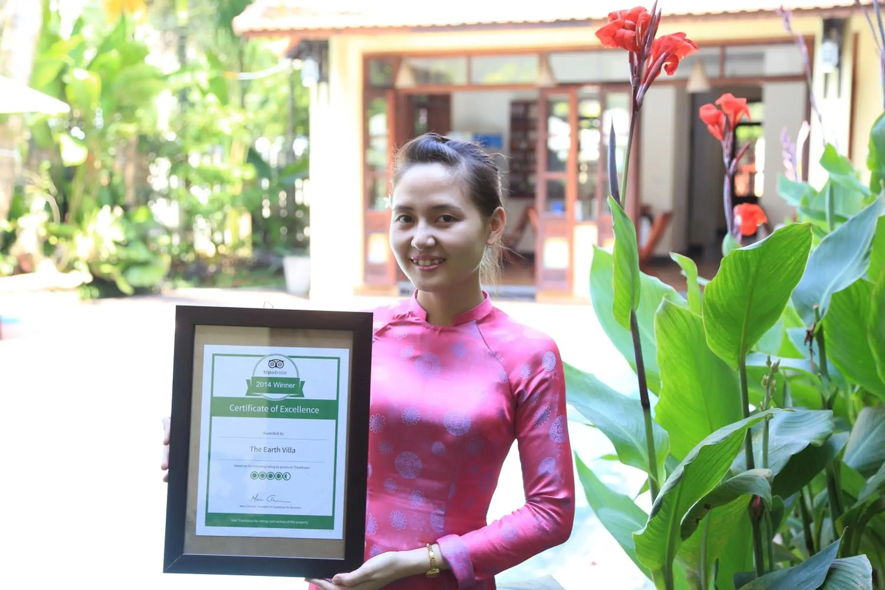 Certificate/Award in The Earth Villa