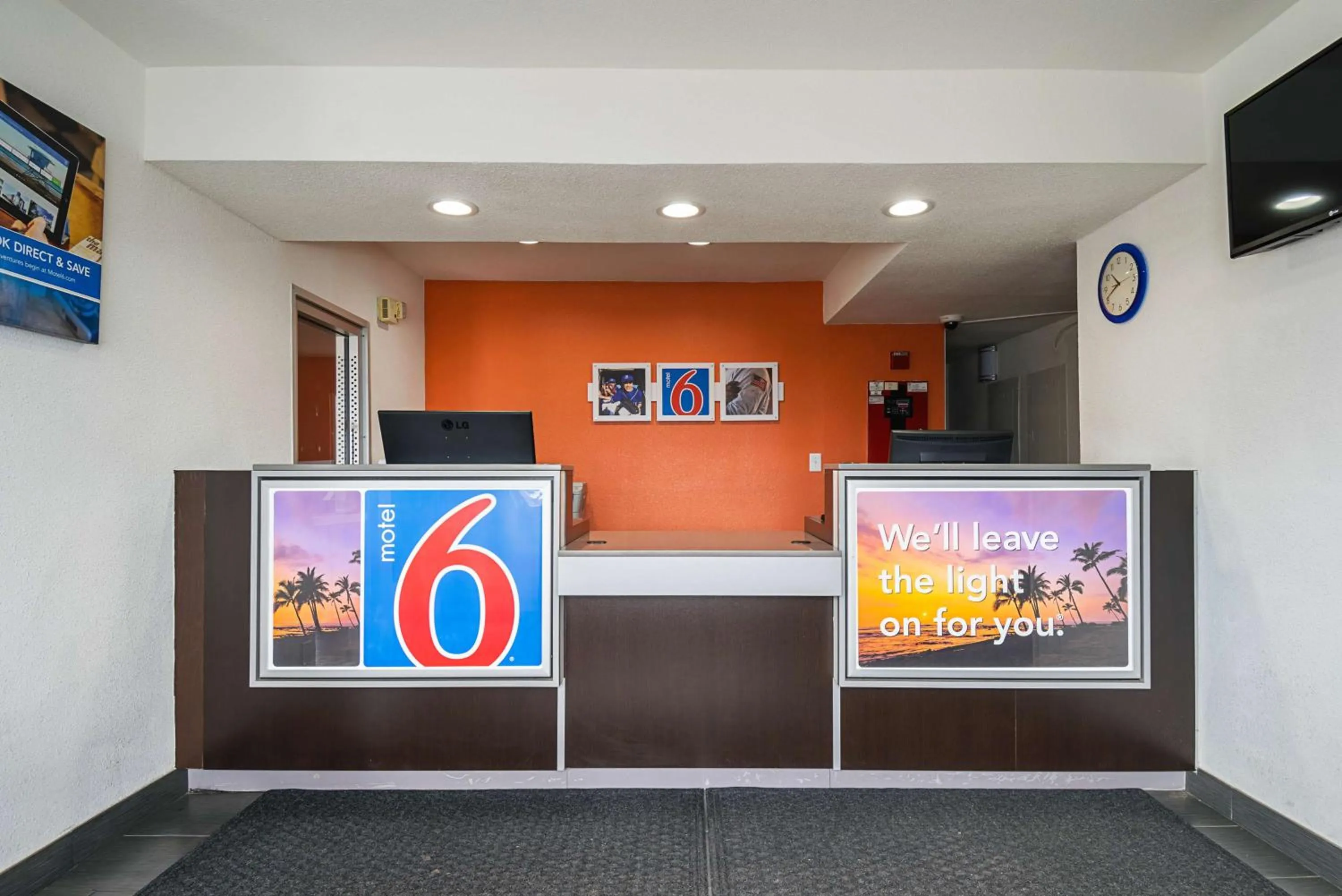 Lobby or reception in Motel 6 Lost Hills / Buttonwillow Racetrack