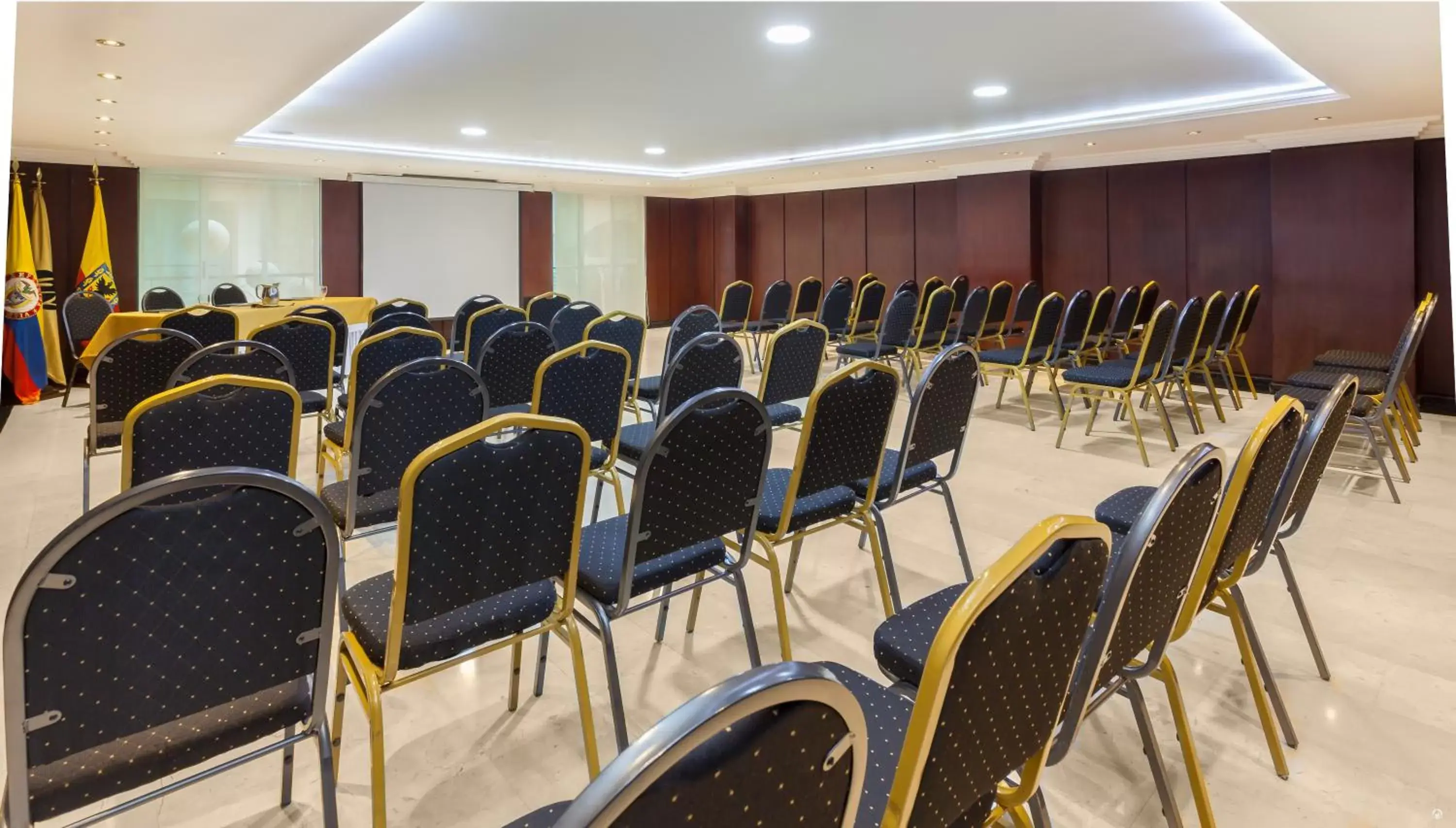 Meeting/conference room in Hotel Embassy Park