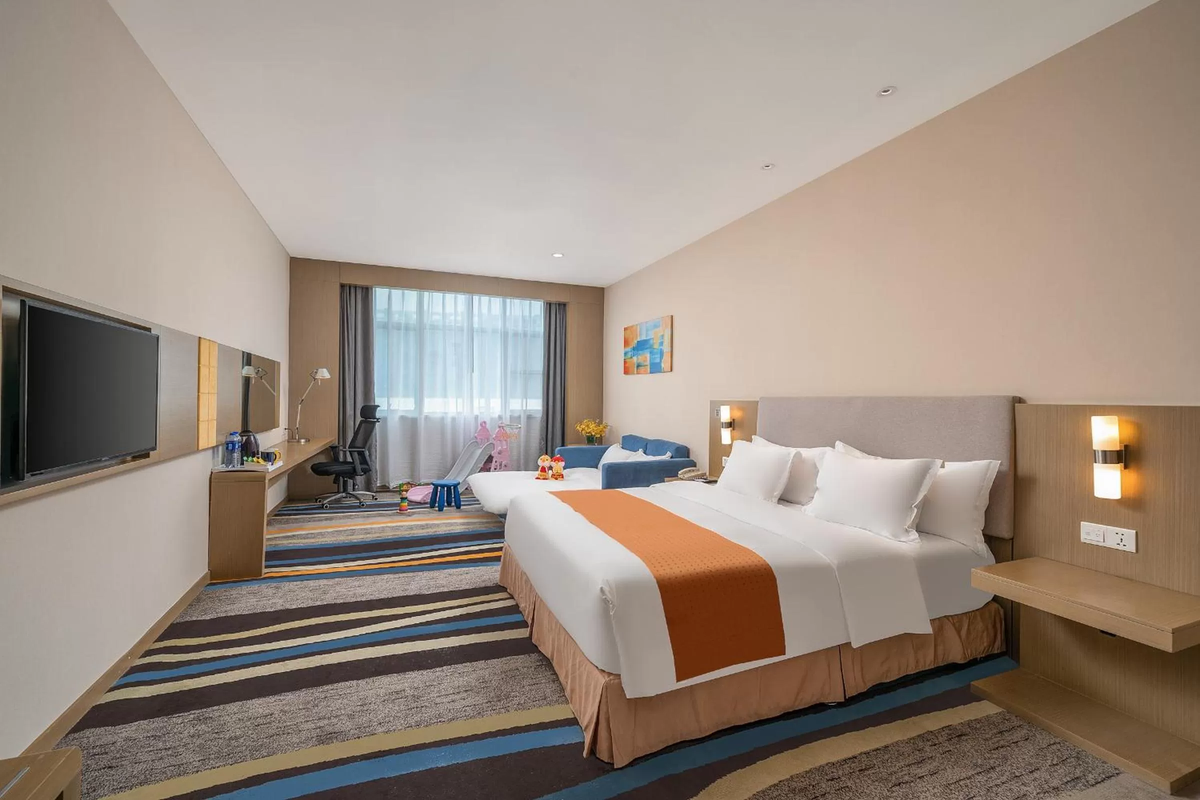 Photo of the whole room, Bed in Guangzhou Baiyun Airport Rejoice by Argyle Hotel Rehe Metro Exit B --Free shuttle bus is provided during the 138th Canton Fair